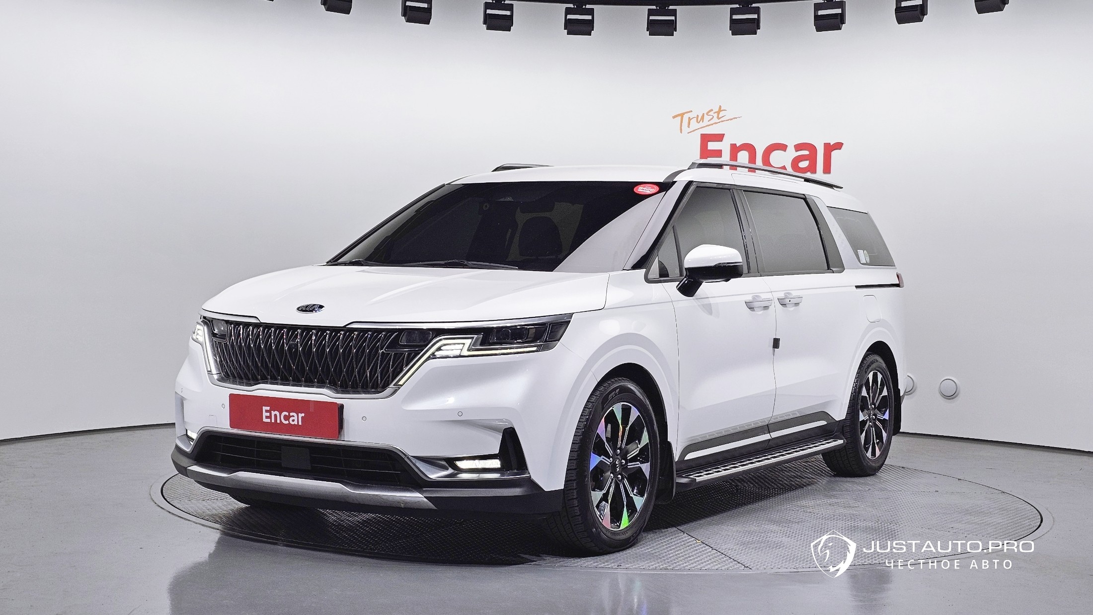 Автомобиль Kia Canival