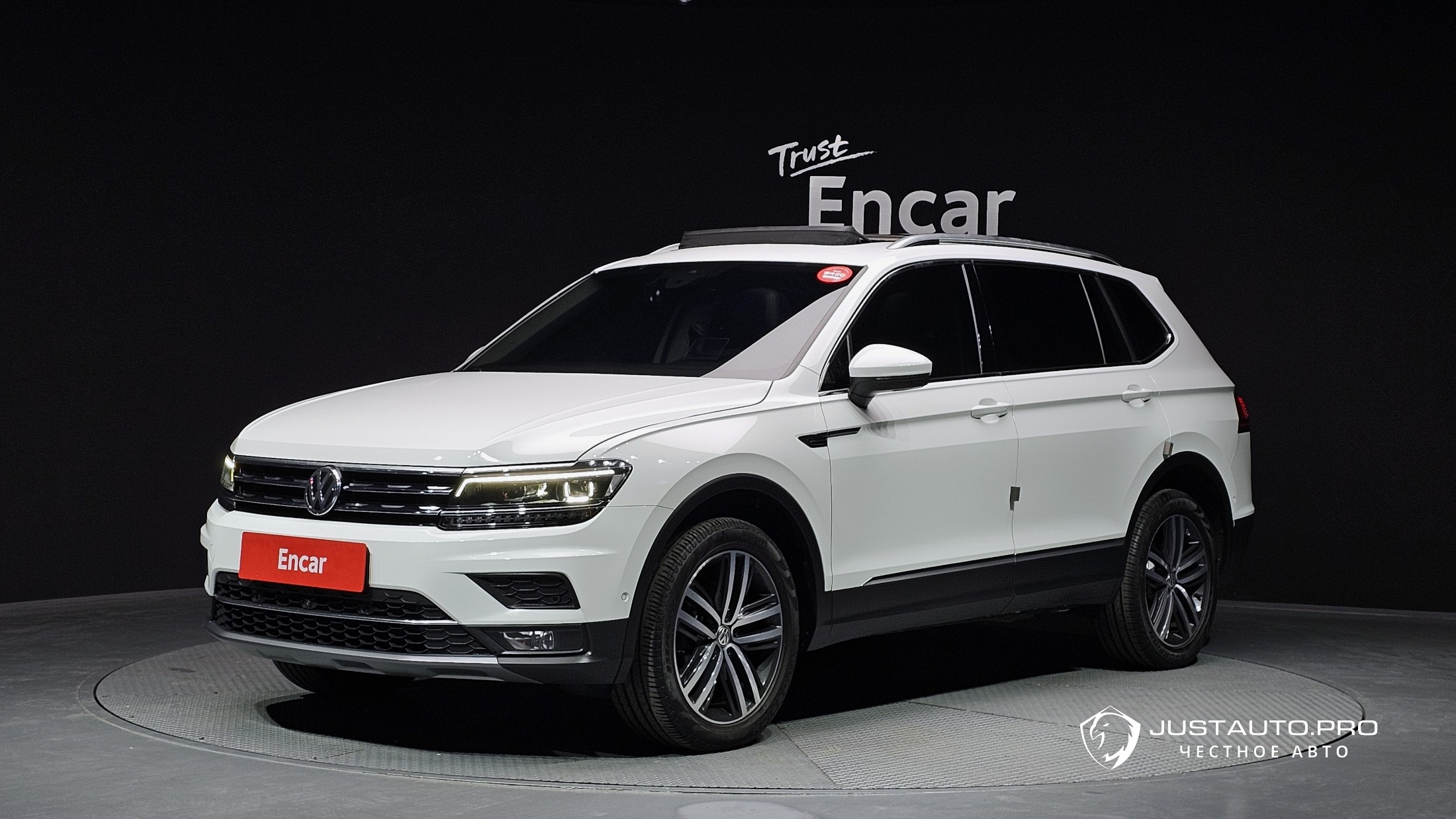 Автомобиль Volkswagen Tiguan