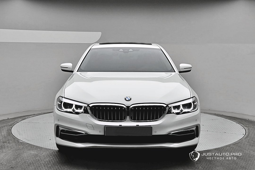 Автомобиль BMW 5-Series