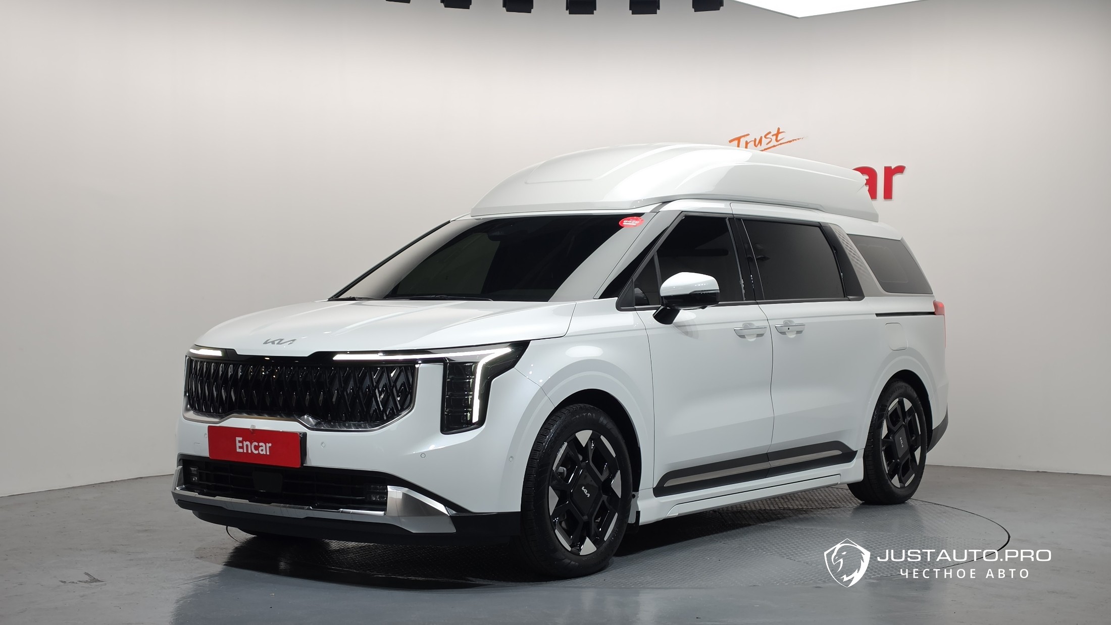 Автомобиль Kia Canival