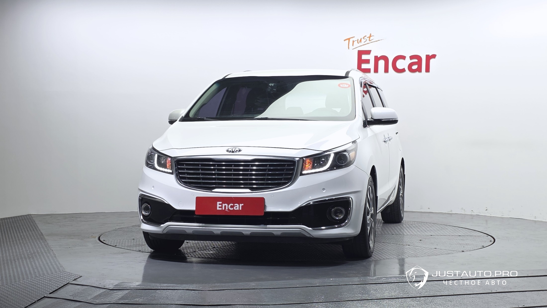 Автомобиль Kia Canival
