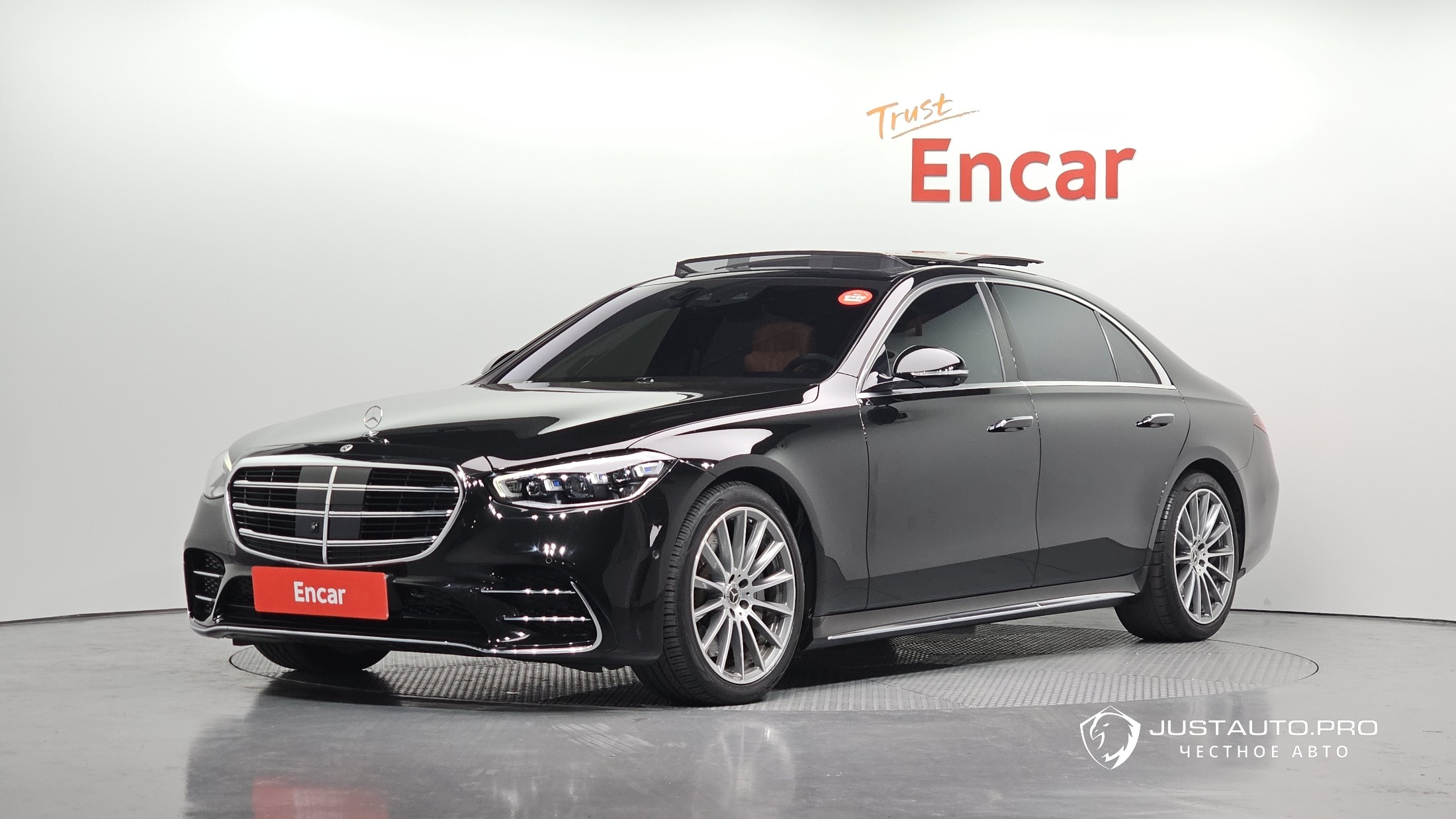 Автомобиль Mercedes-Benz S-Class
