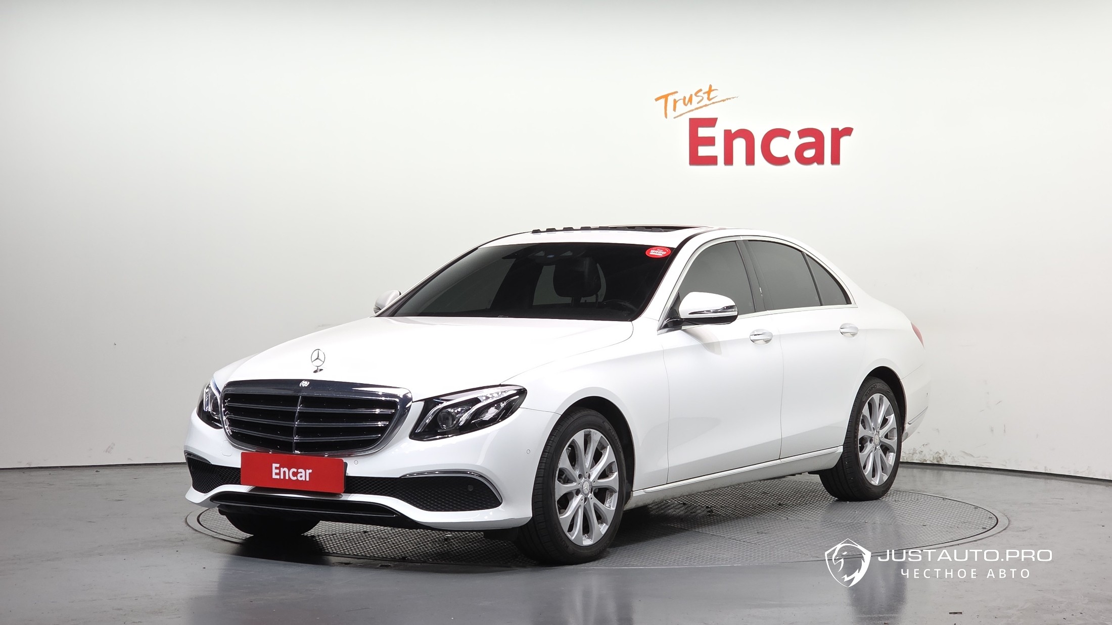 Автомобиль Mercedes-Benz E-Class