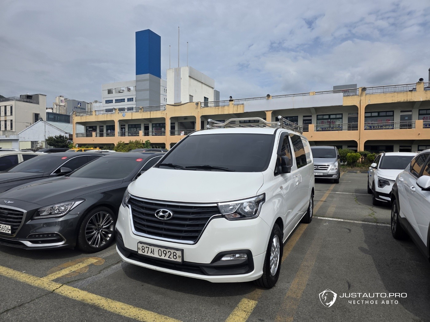 Автомобиль Hyundai Starex