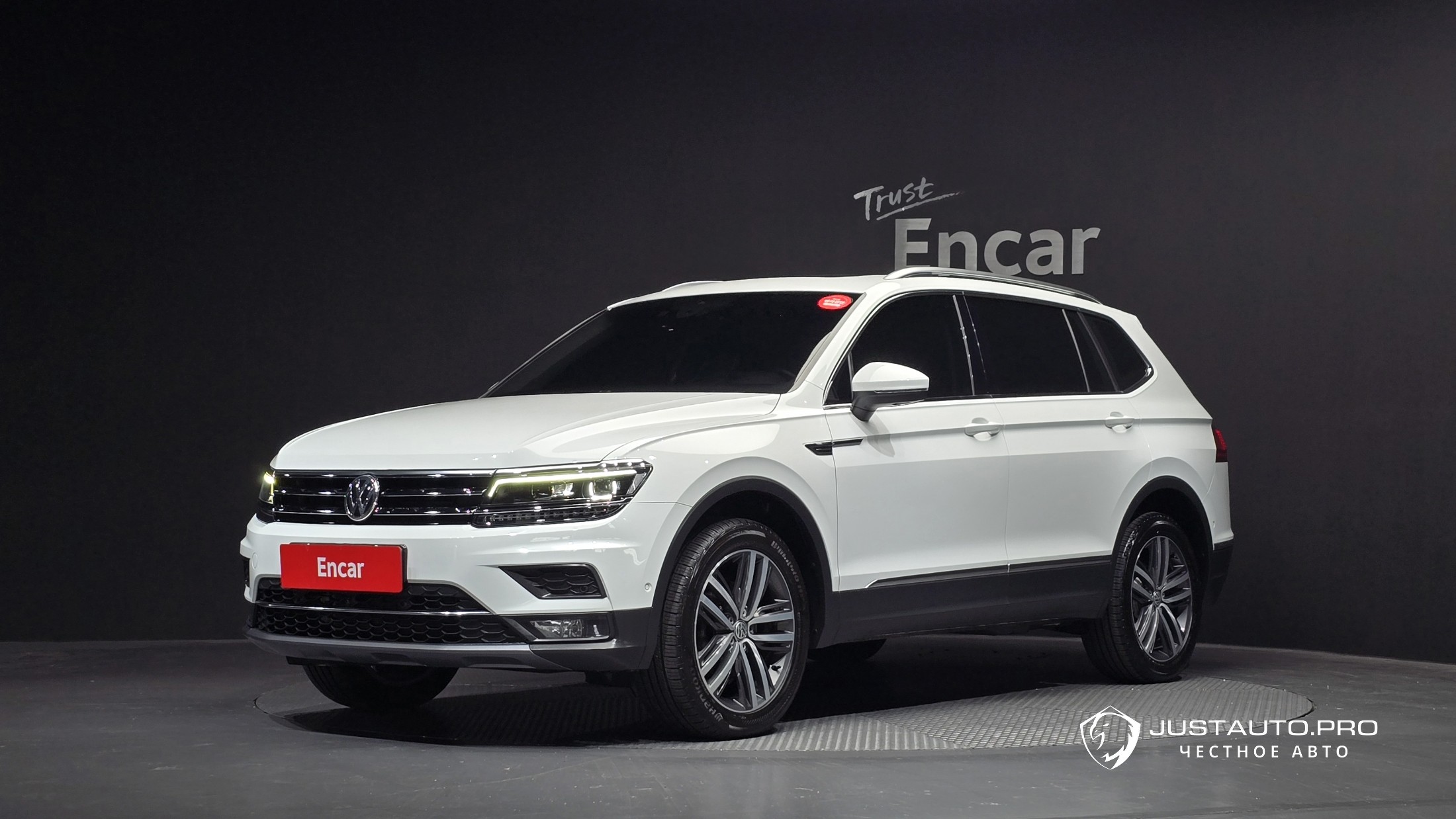 Автомобиль Volkswagen Tiguan