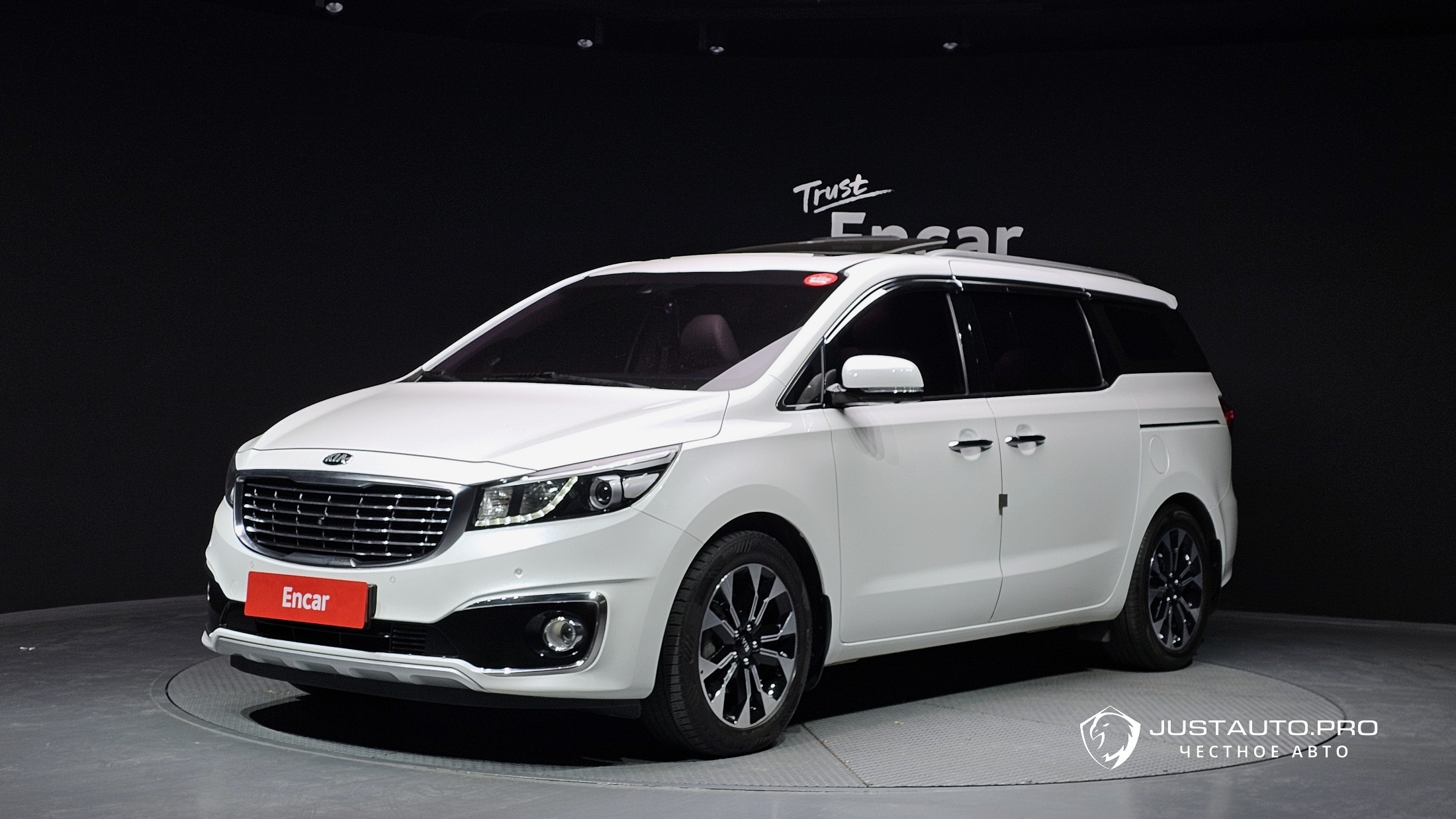 Автомобиль Kia Canival
