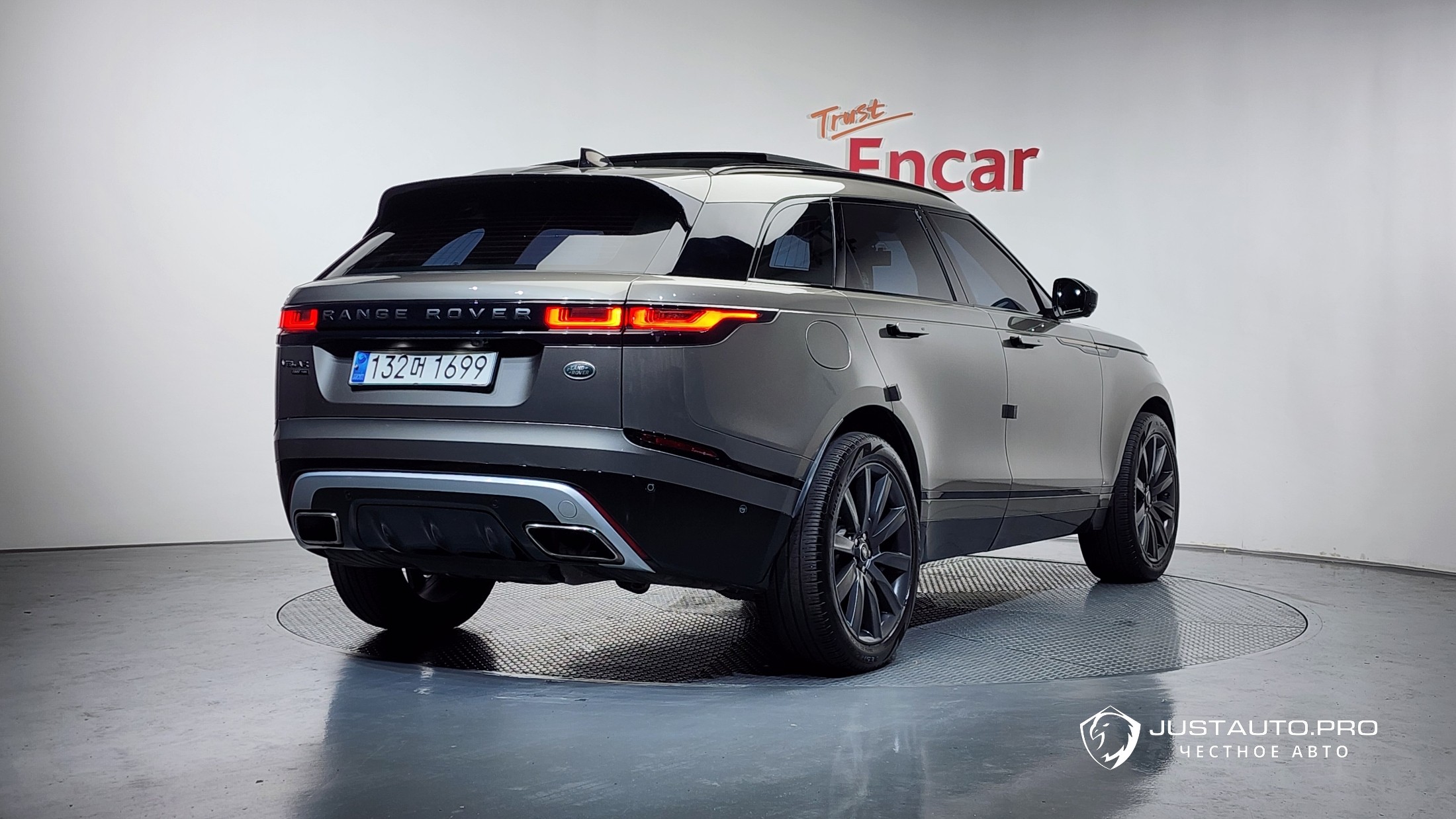 Автомобиль Land Rover Range Rover Velar