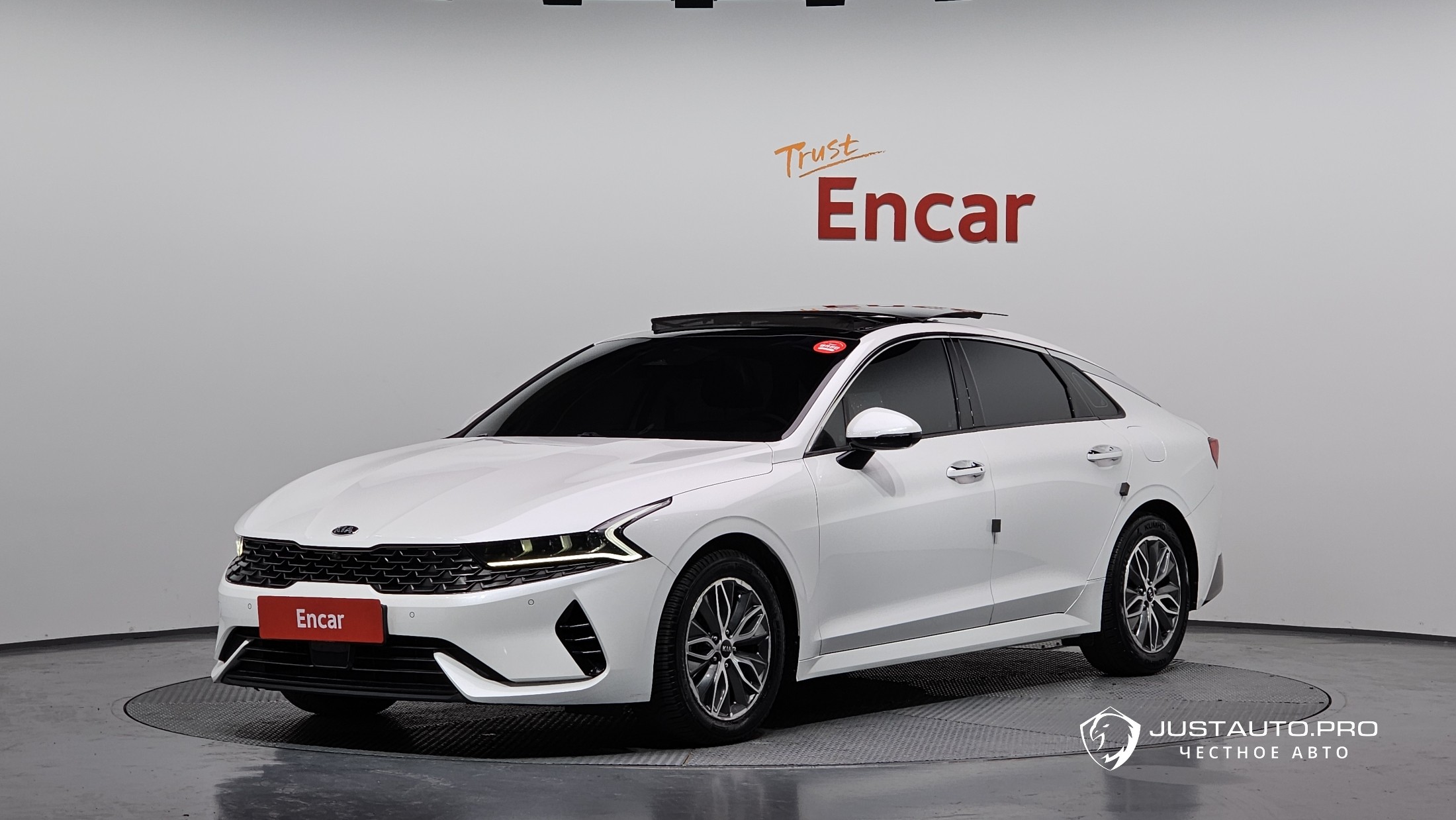 Автомобиль Kia K5