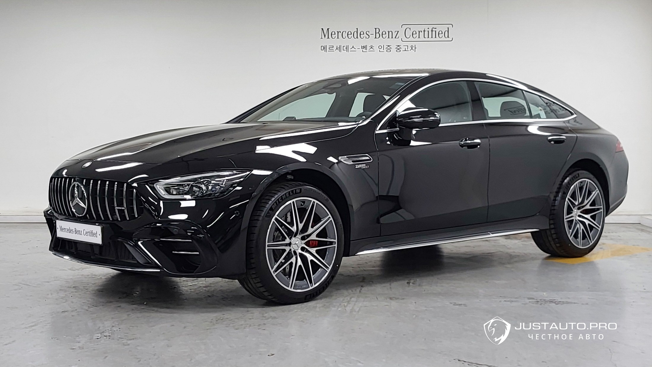 Автомобиль Mercedes-Benz AMG GT