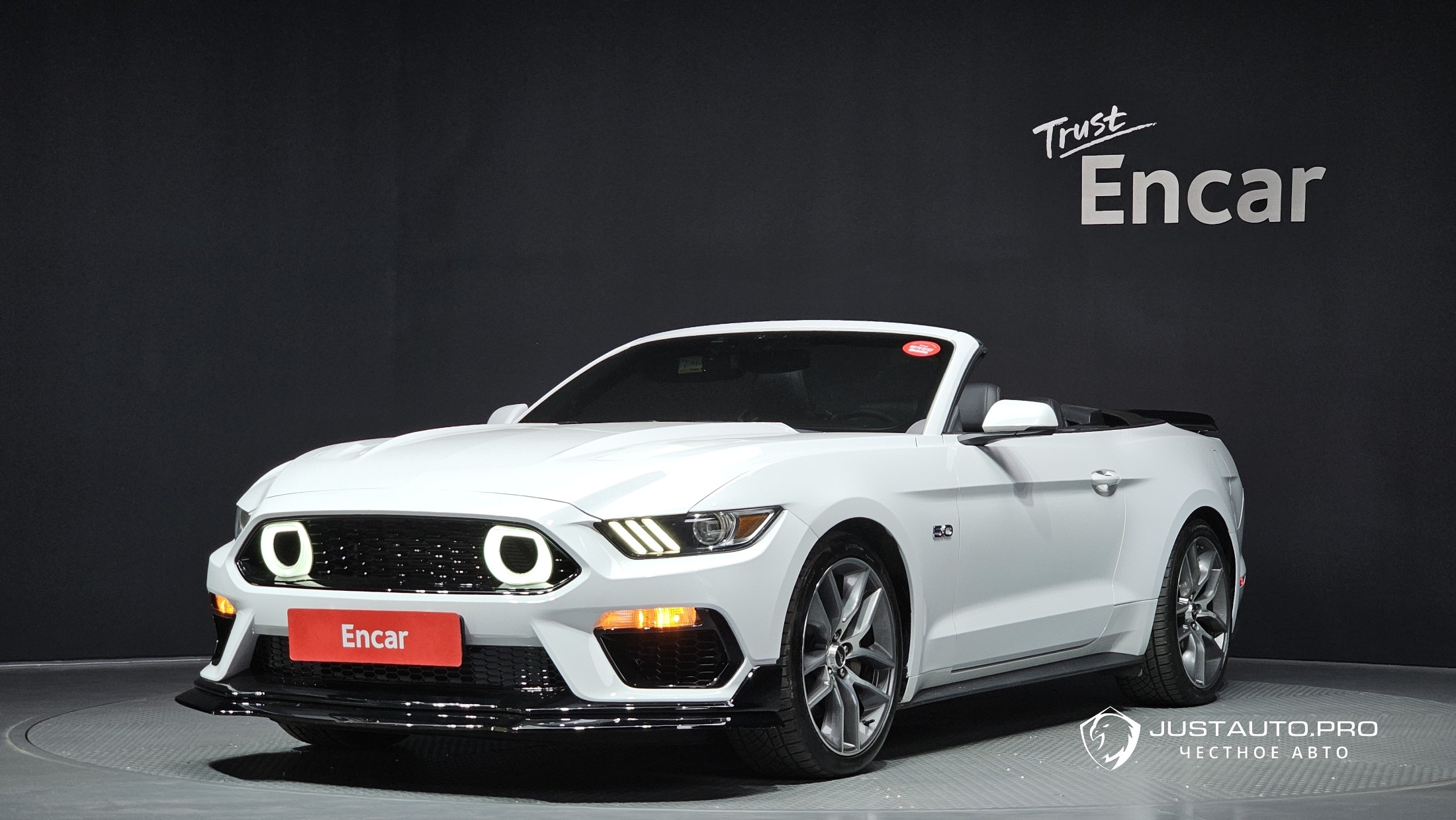Автомобиль Ford Mustang