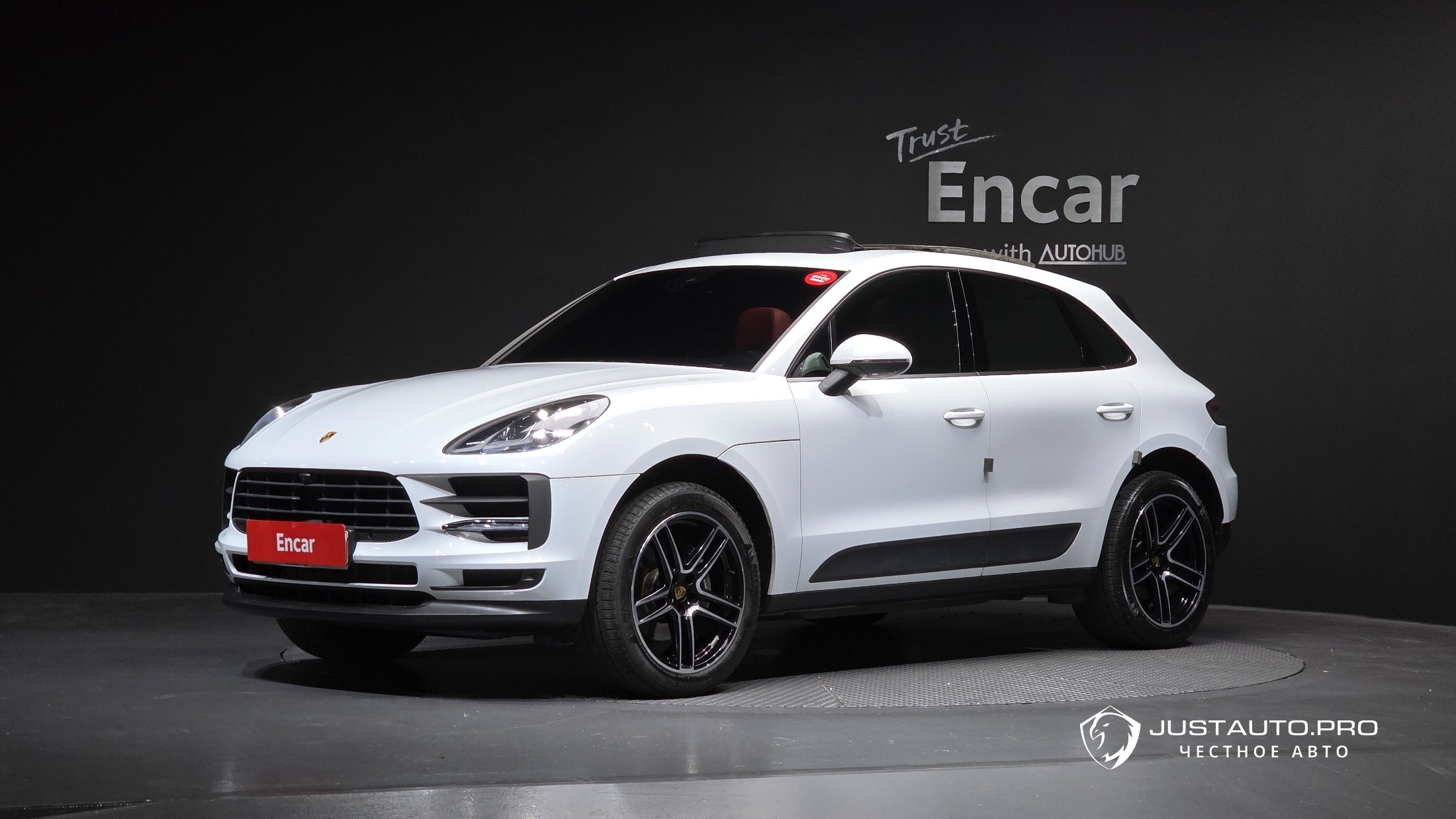 Автомобиль Porsche Macan