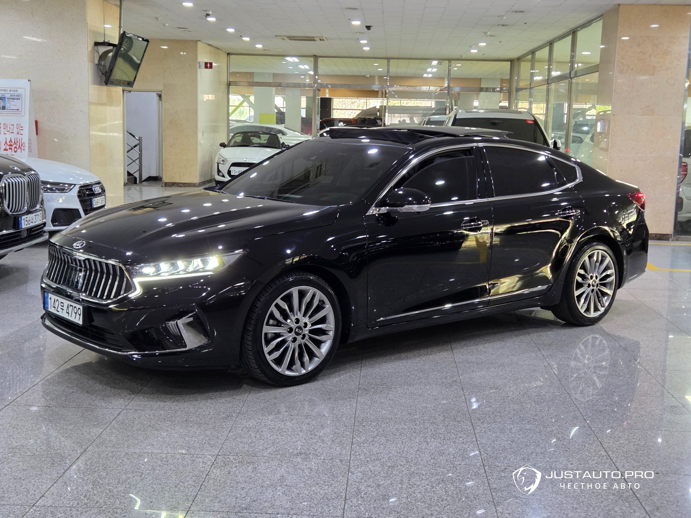 Автомобиль Kia K7