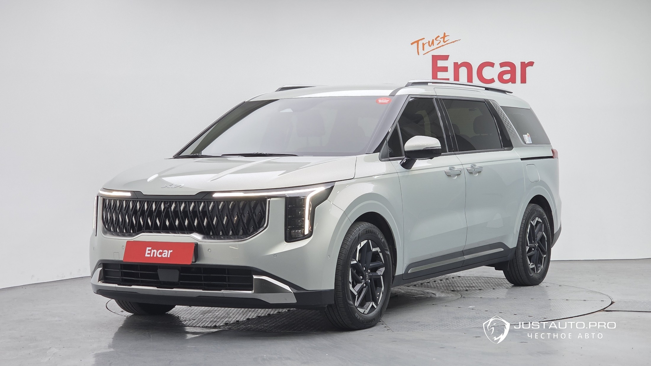 Автомобиль Kia Canival