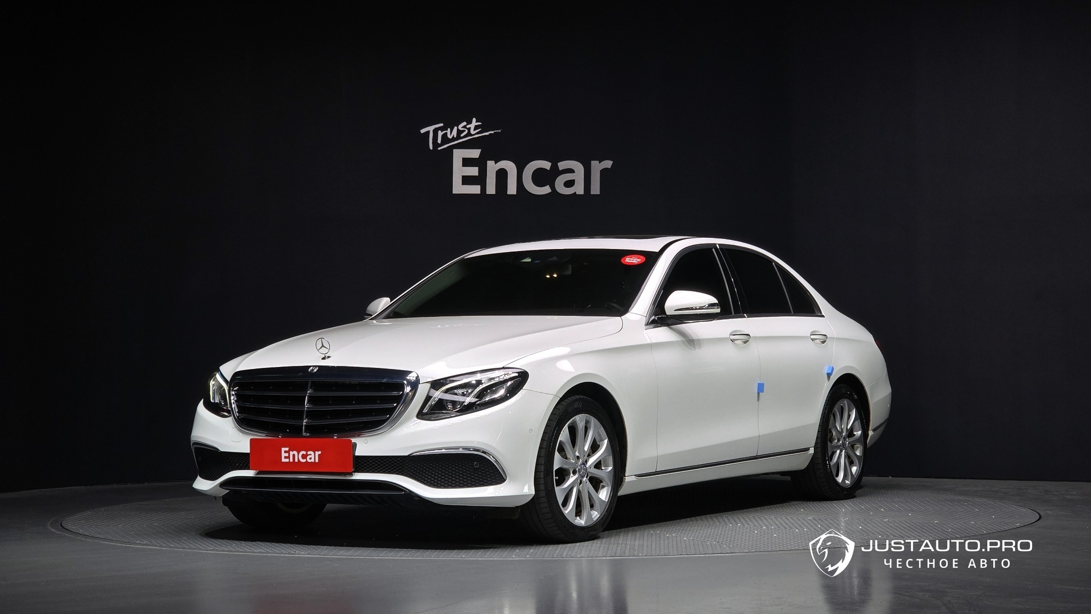 Автомобиль Mercedes-Benz E-Class