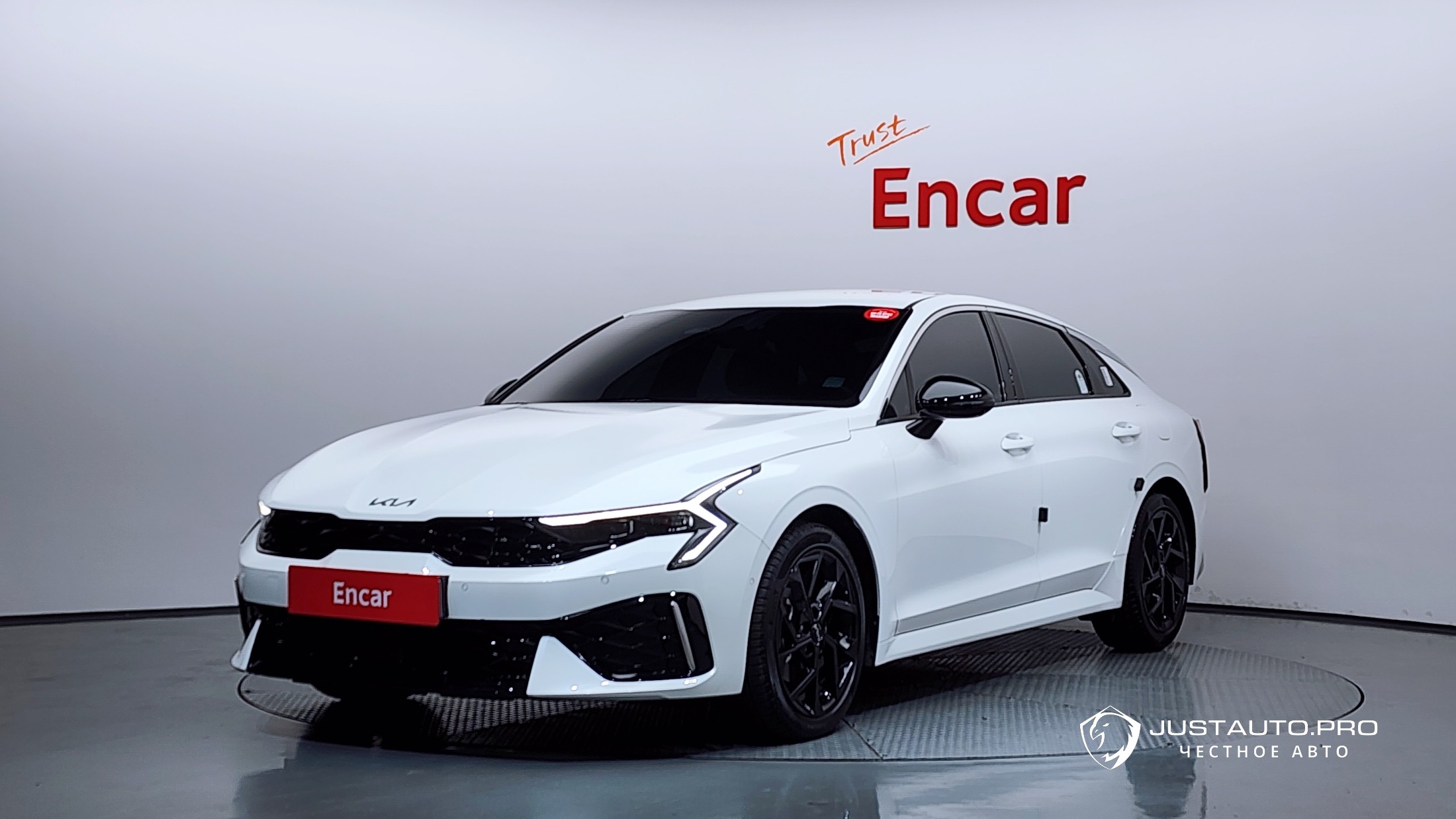 Автомобиль Kia K5