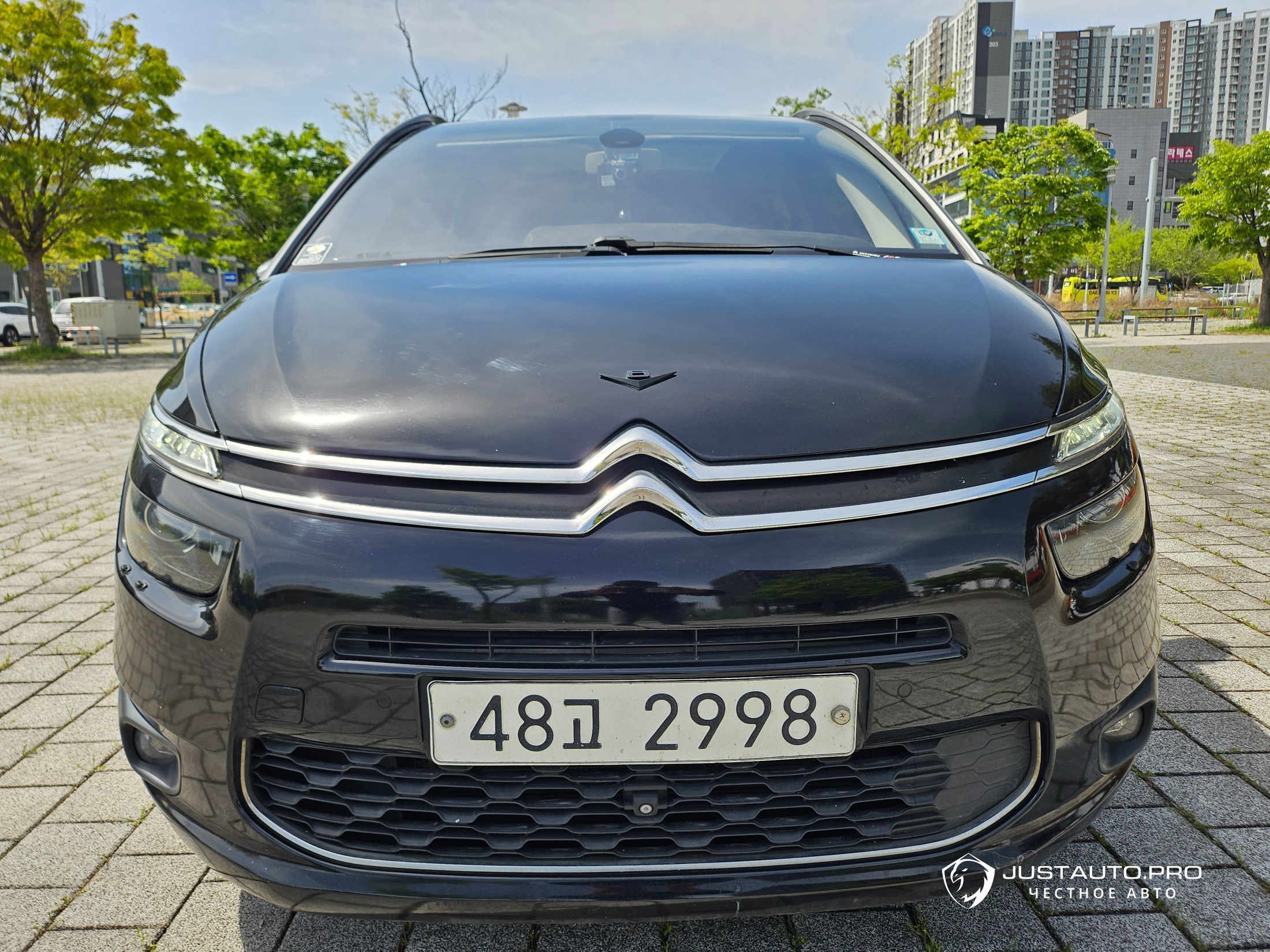 Автомобиль Citroen-DS C4 Picasso