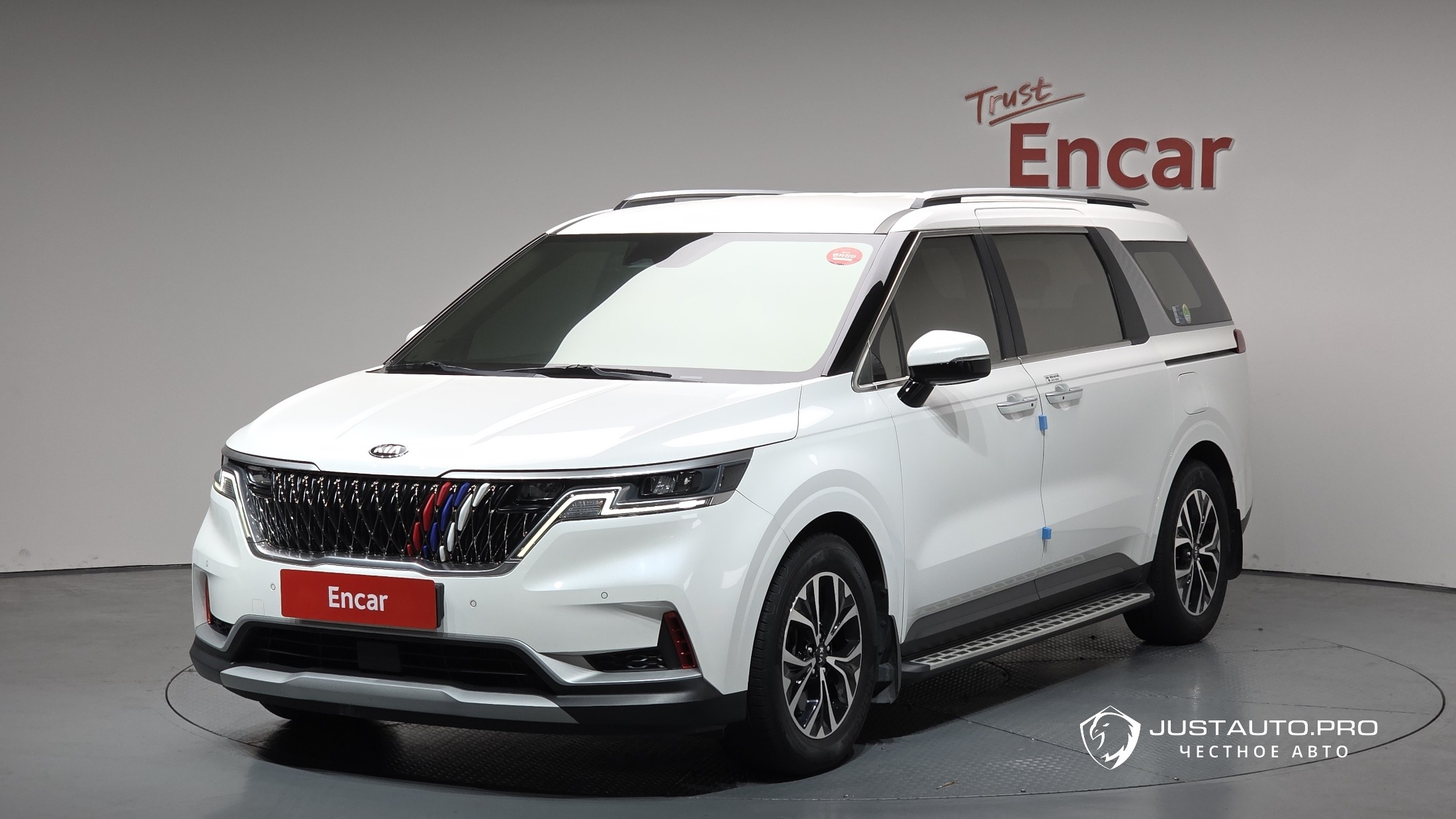 Автомобиль Kia Canival