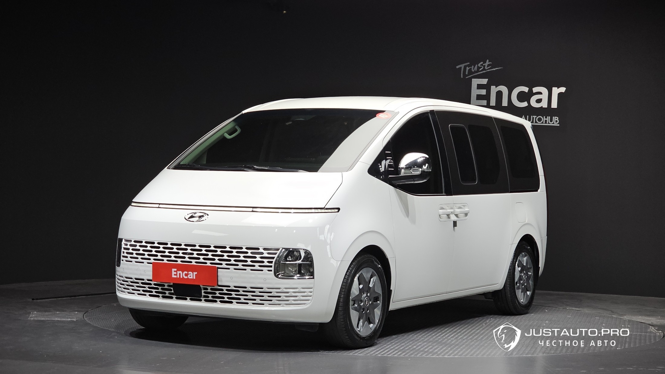 Автомобиль Hyundai Staria