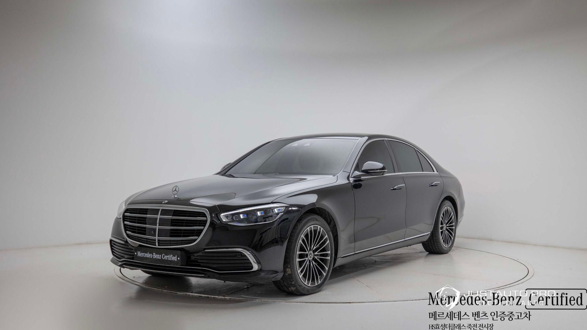 Автомобиль Mercedes-Benz S-Class