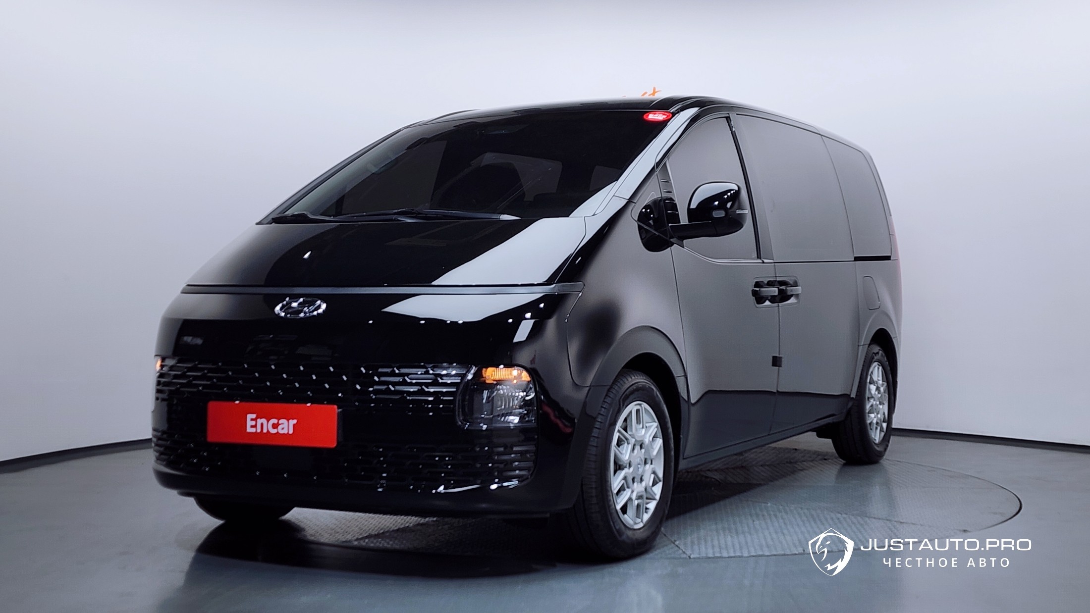Автомобиль Hyundai Staria