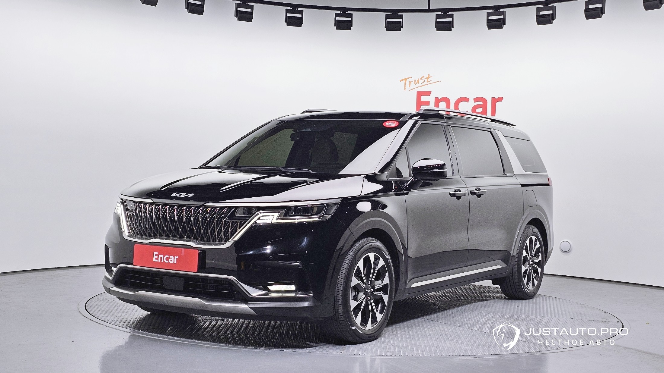 Автомобиль Kia Canival