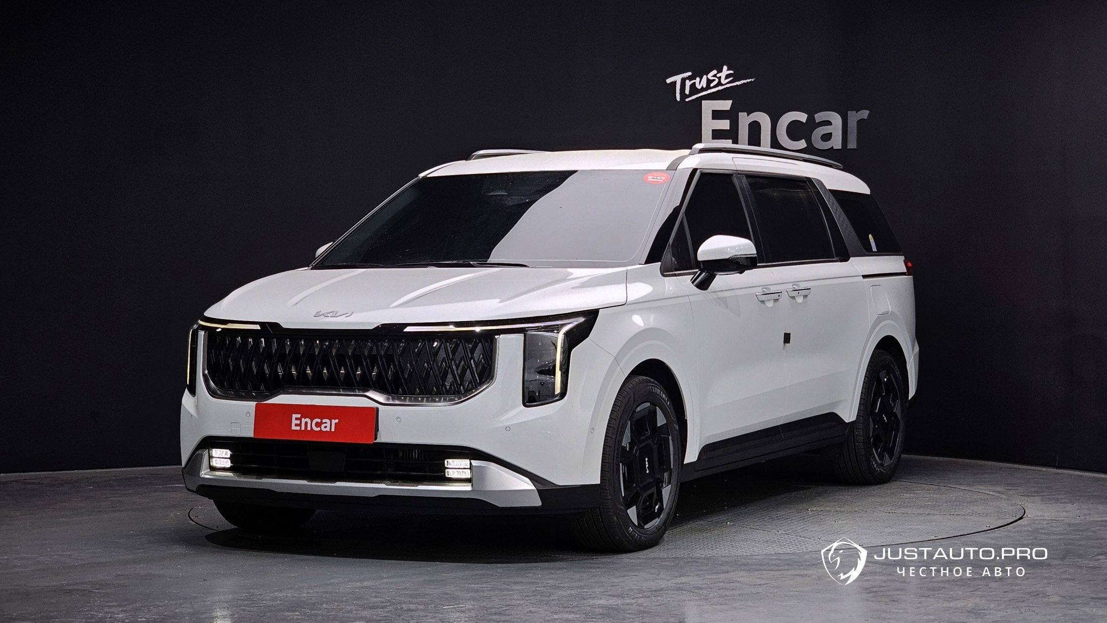 Автомобиль Kia Canival