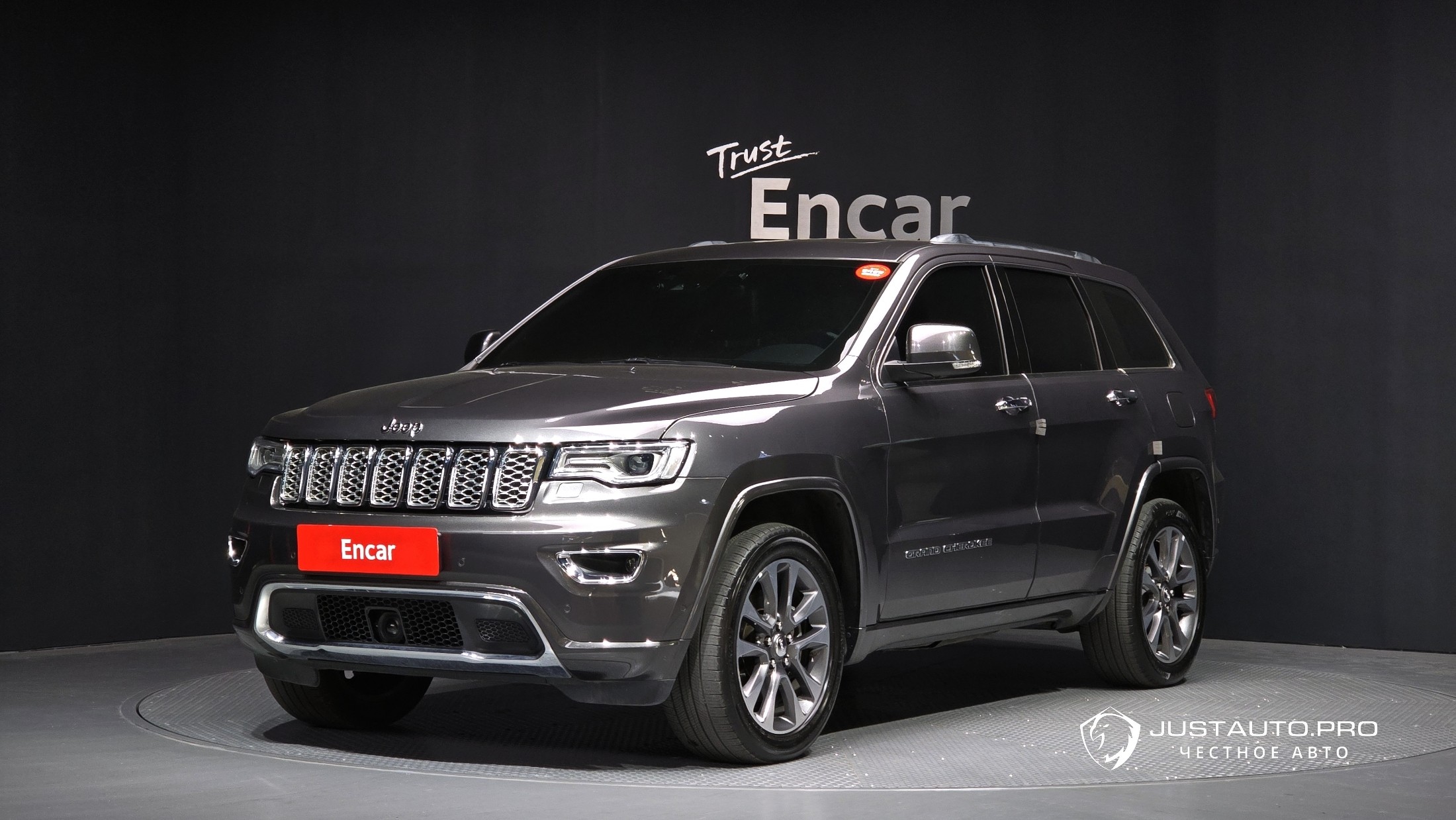 Автомобиль Jeep Cherokee