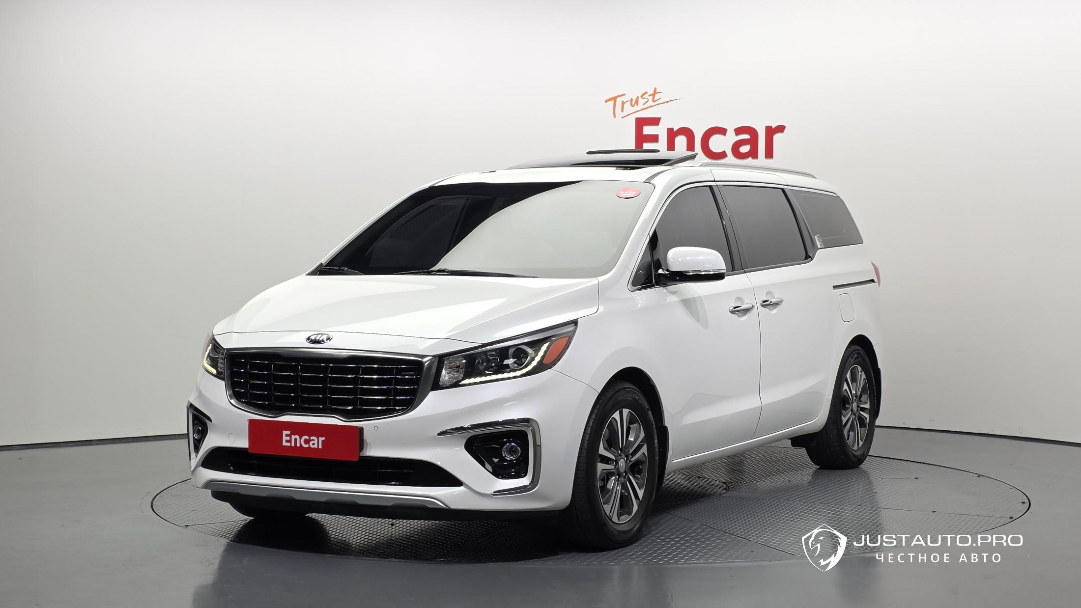 Автомобиль Kia Canival