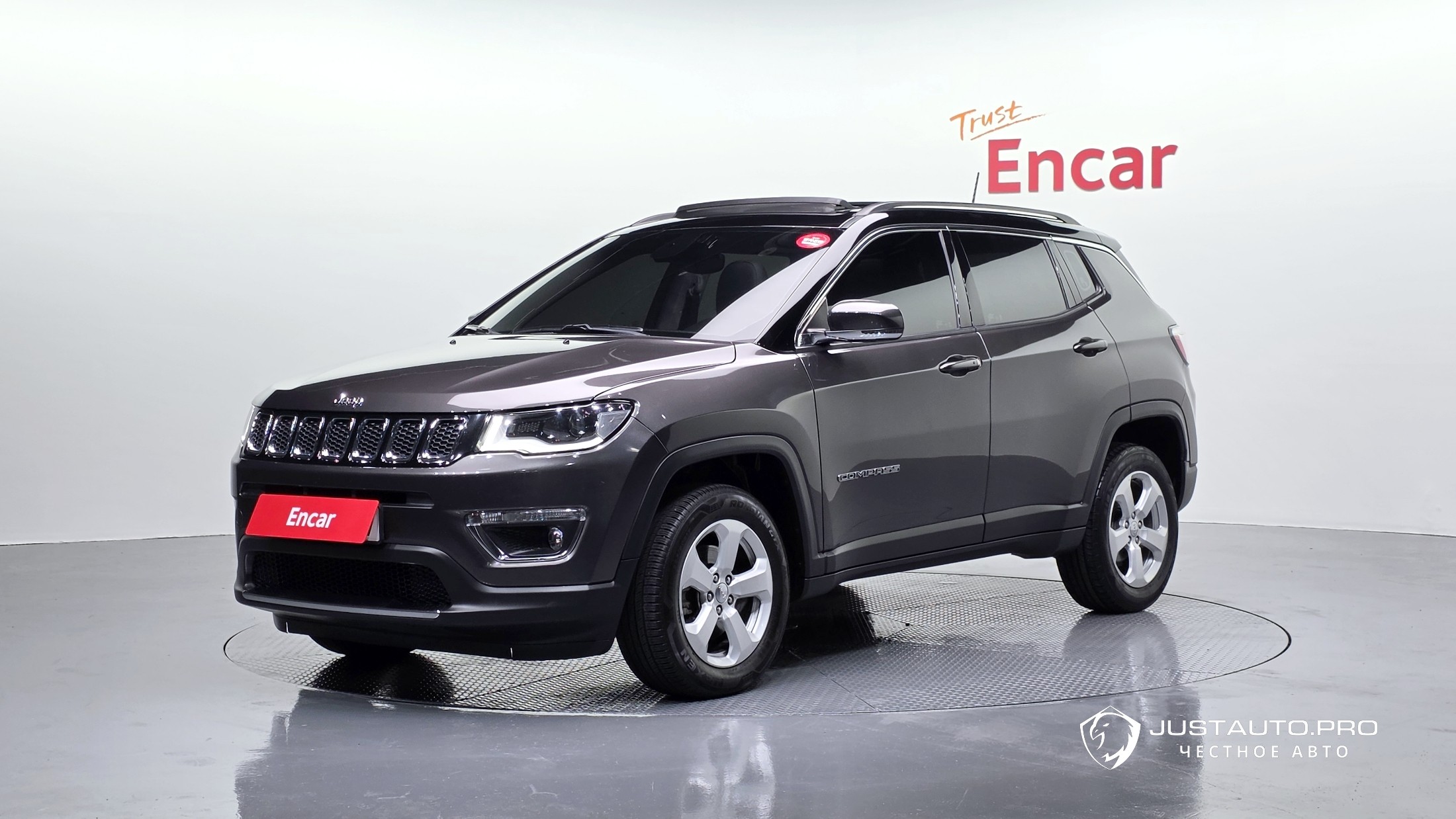 Автомобиль Jeep Compass