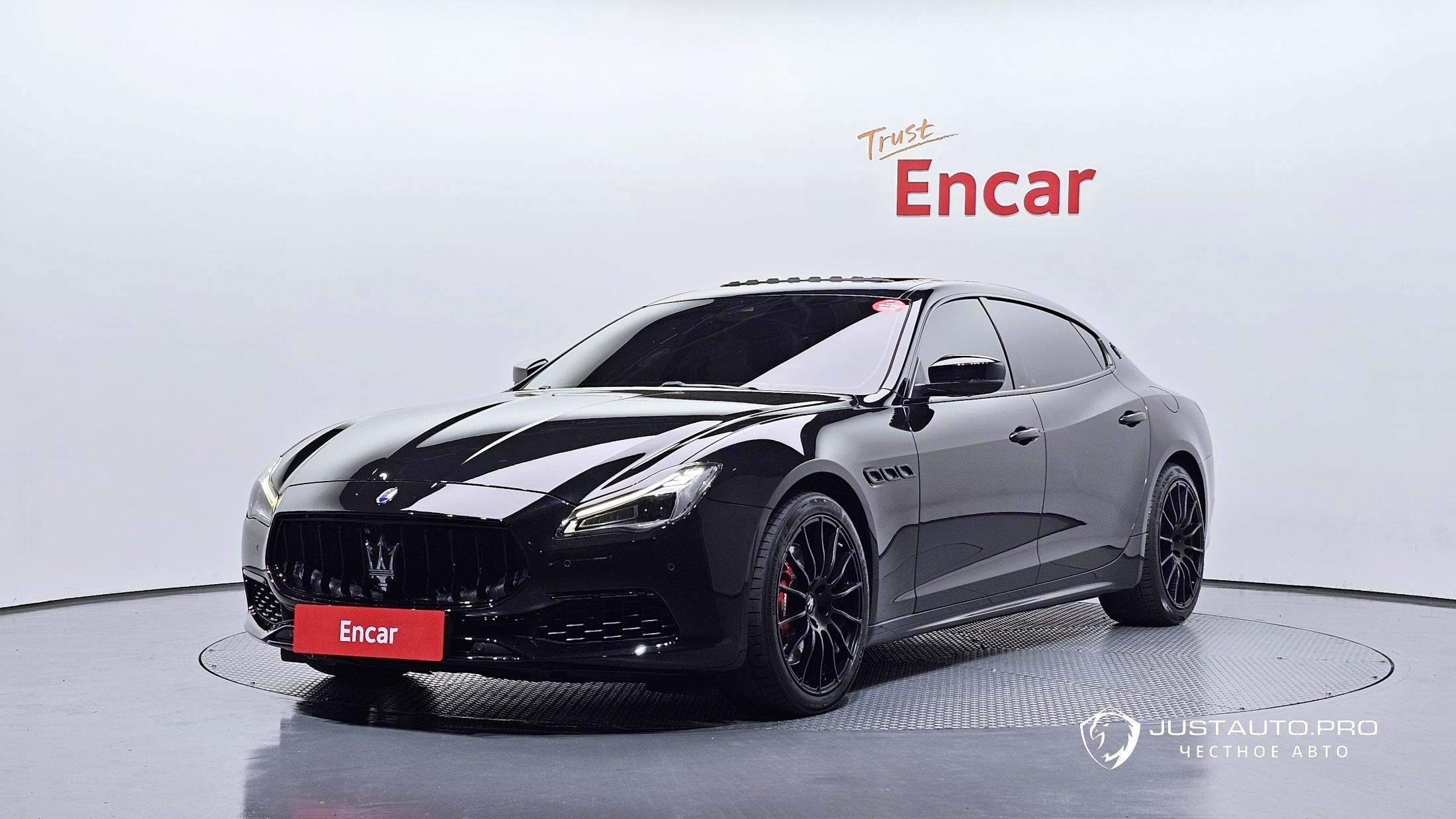 Автомобиль Maserati Quattroporte