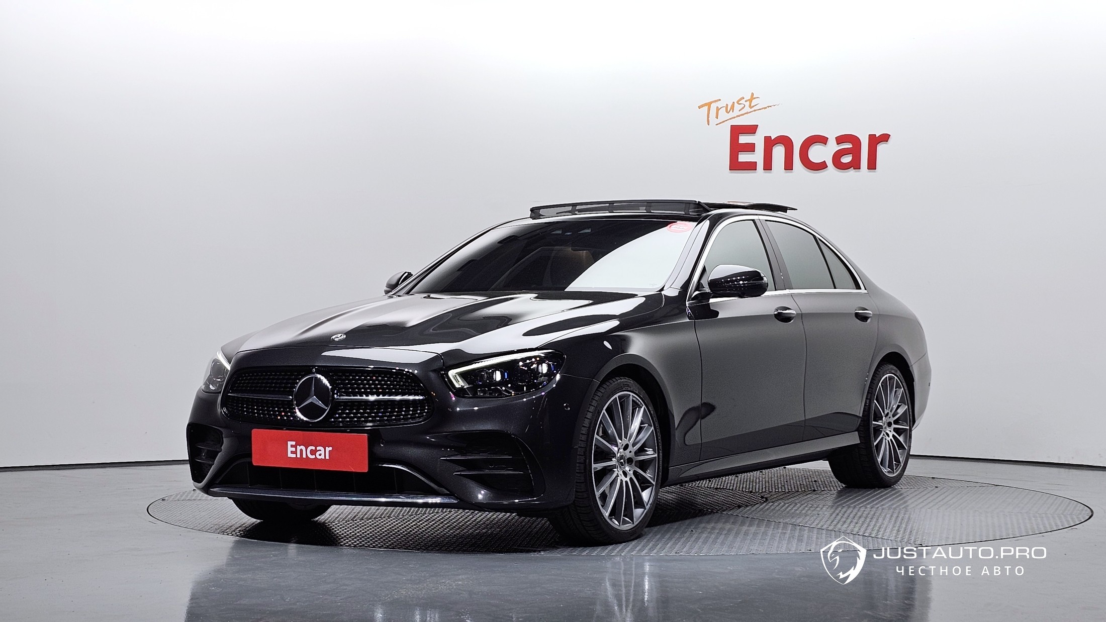 Автомобиль Mercedes-Benz E-Class