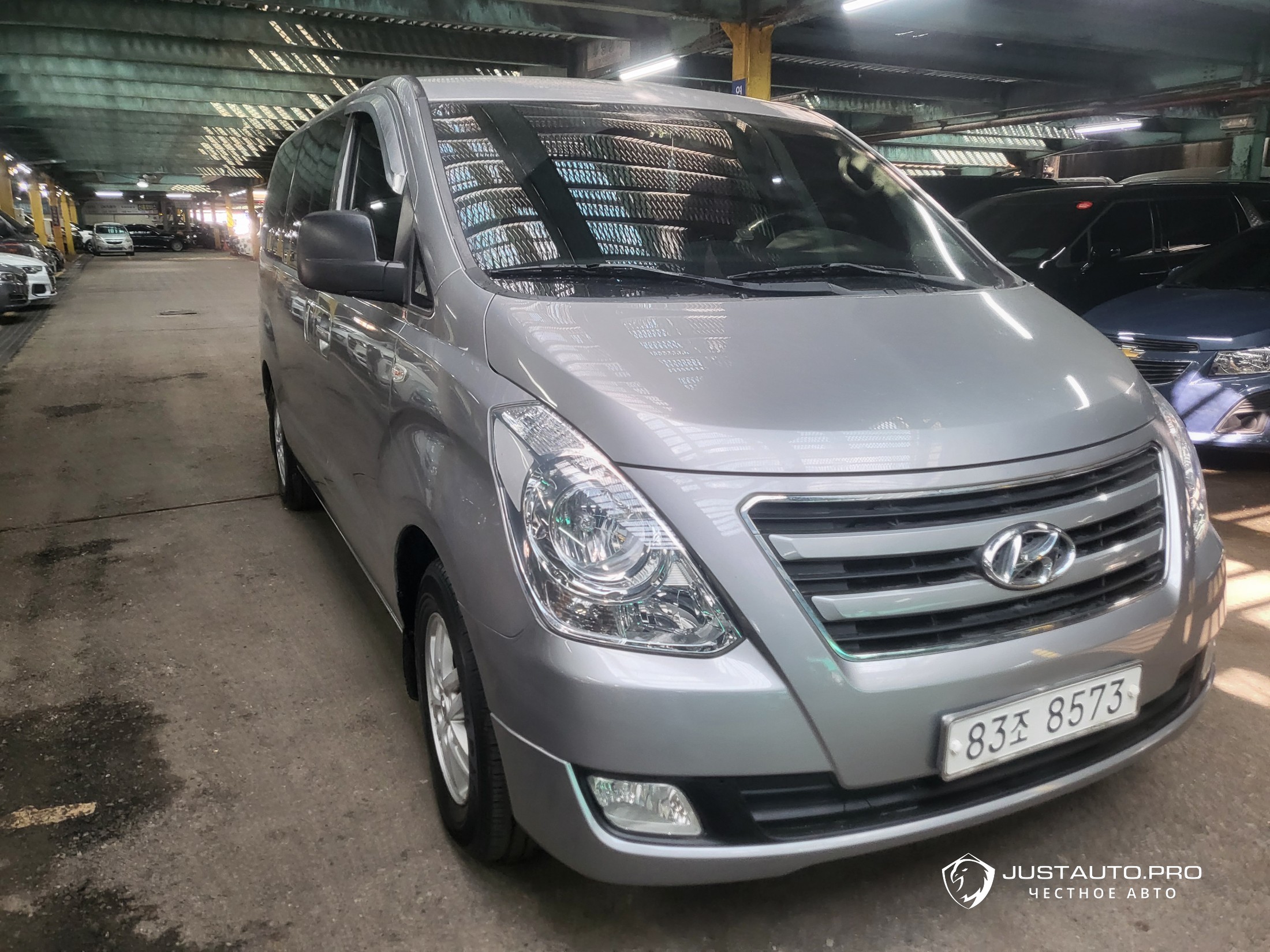 Автомобиль Hyundai Starex