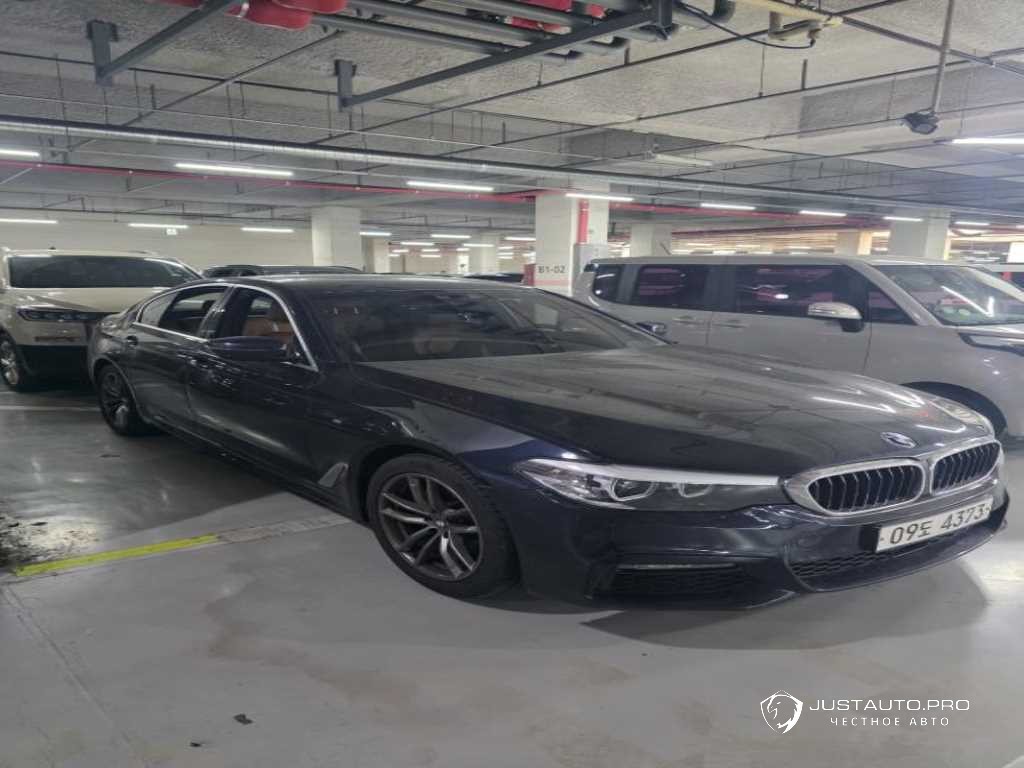 Автомобиль BMW 5-Series