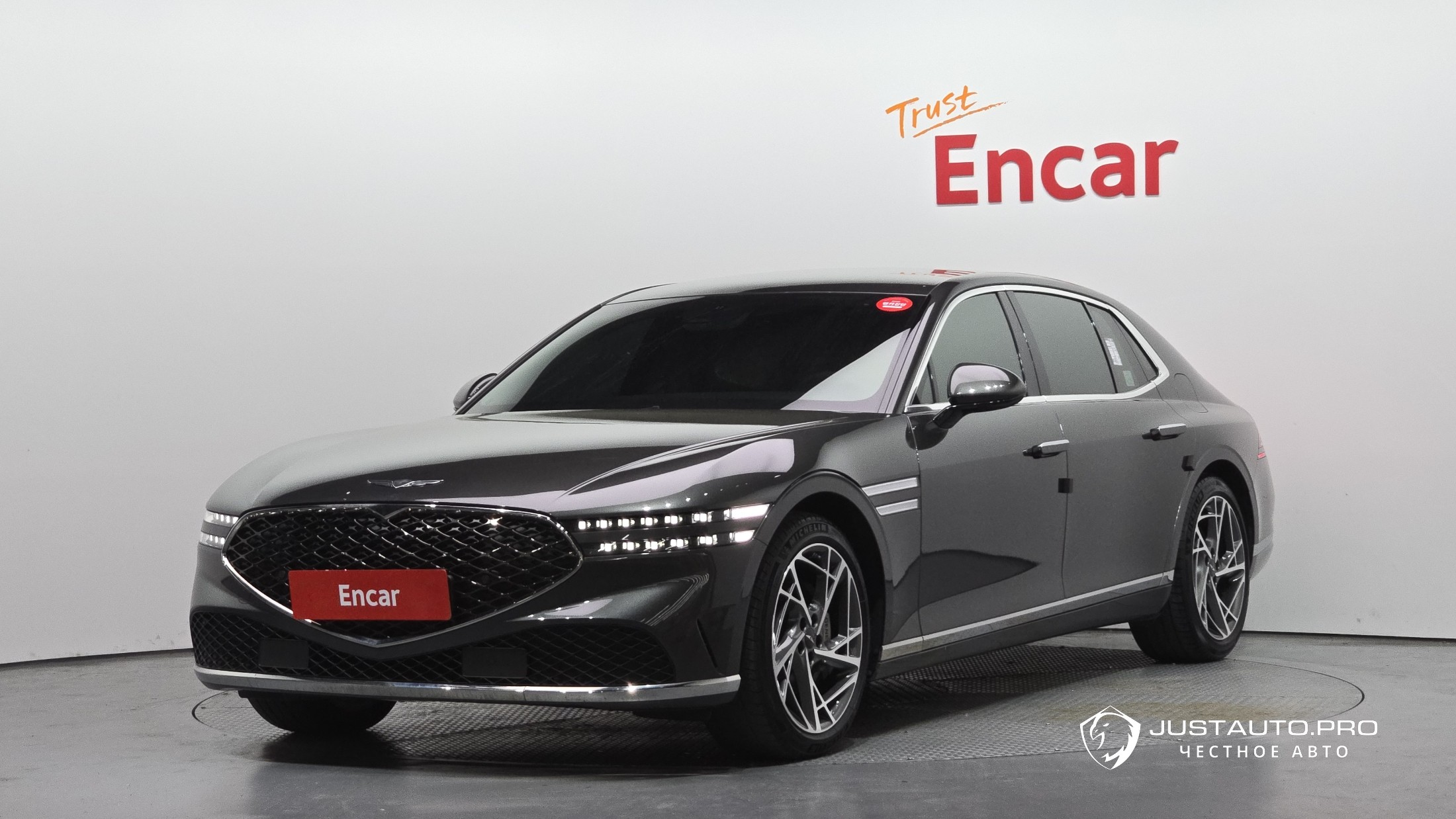 Автомобиль Genesis G90