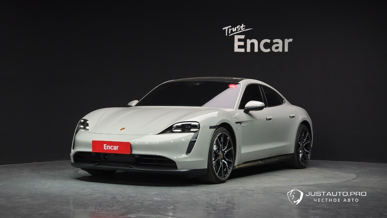 Автомобиль Porsche Taycan
