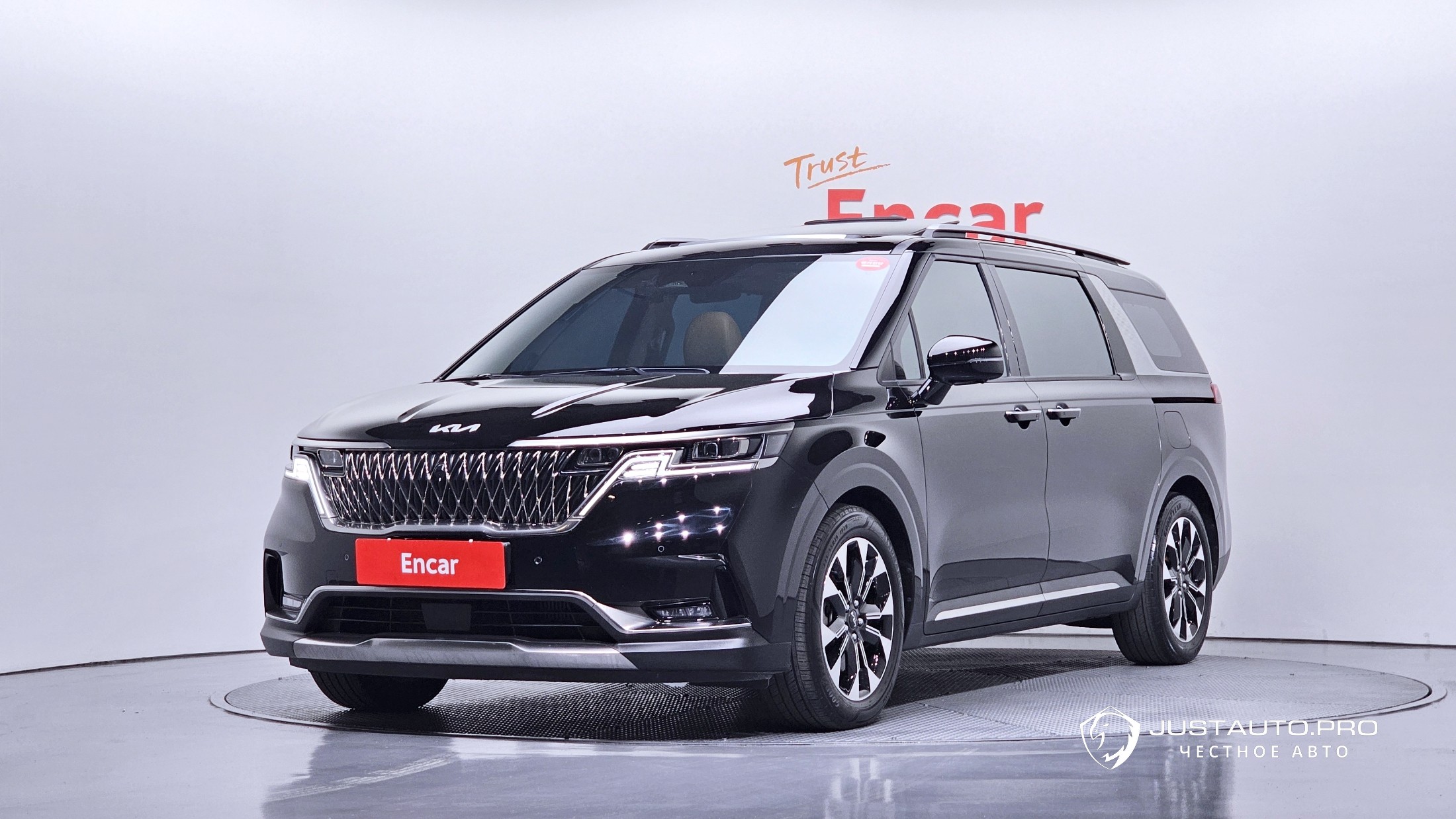 Автомобиль Kia Canival