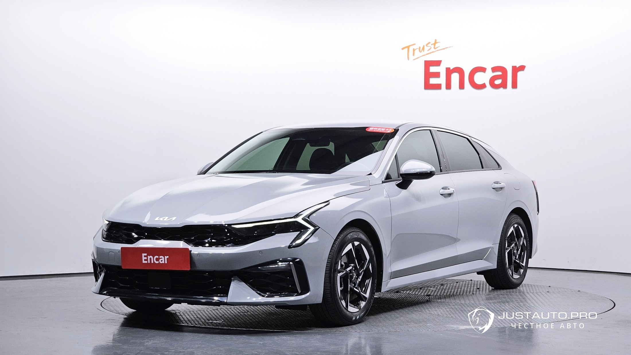 Автомобиль Kia K5