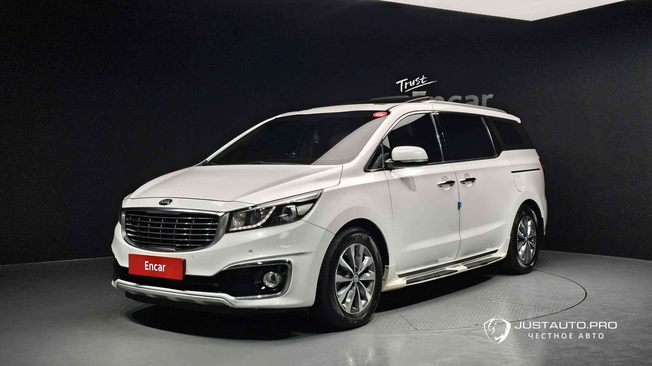 Автомобиль Kia Canival