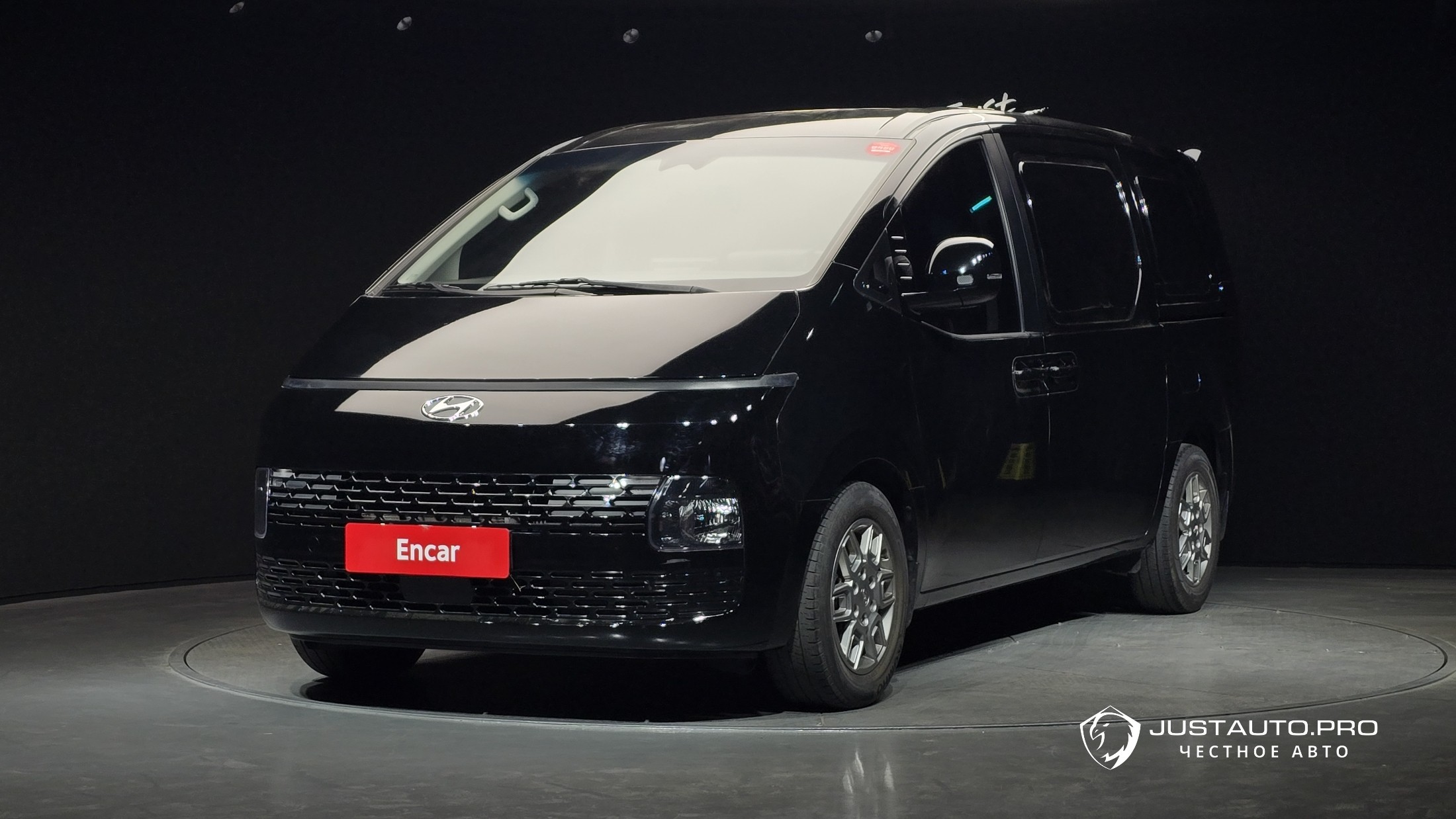 Автомобиль Hyundai Staria