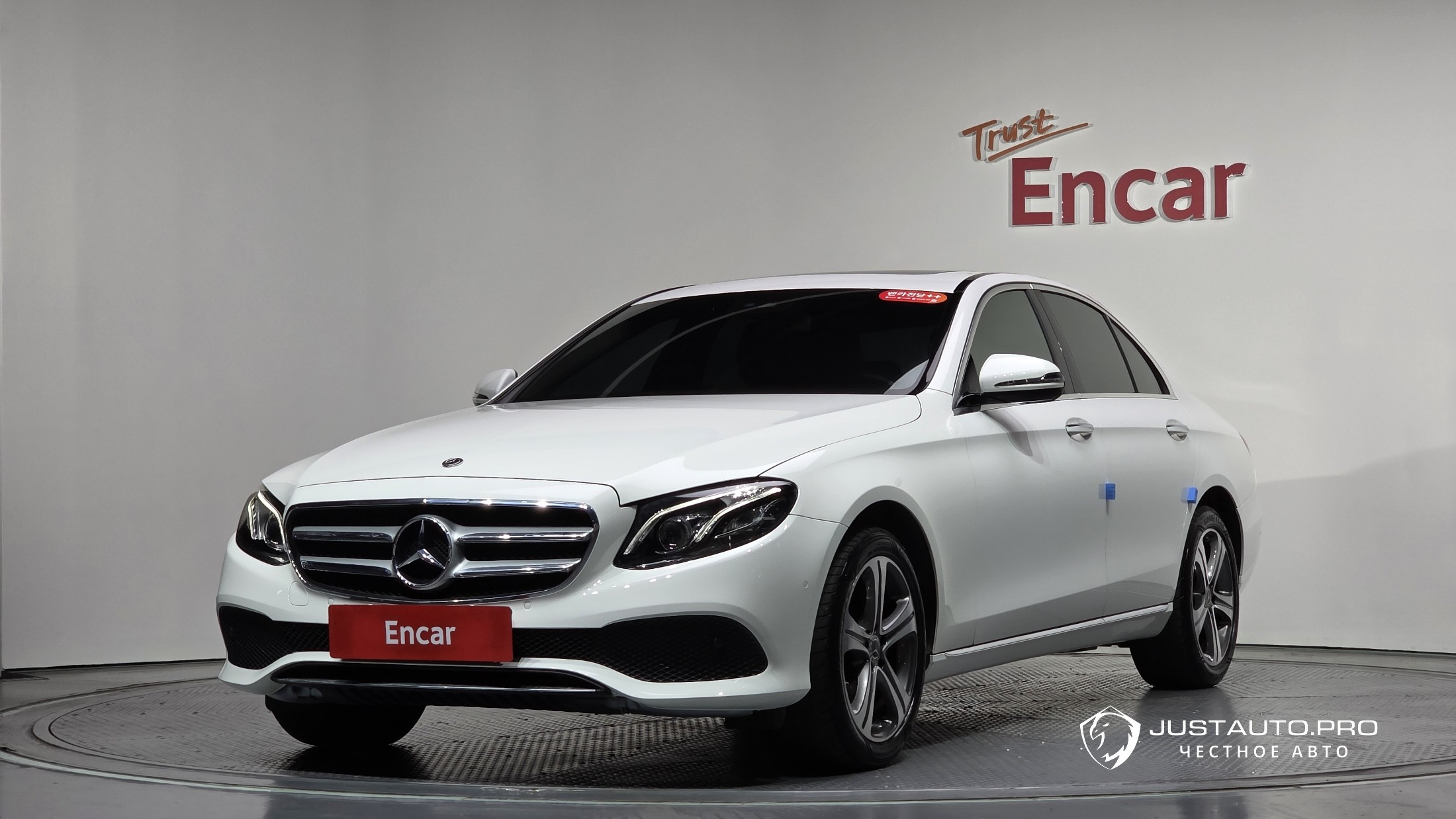 Автомобиль Mercedes-Benz E-Class