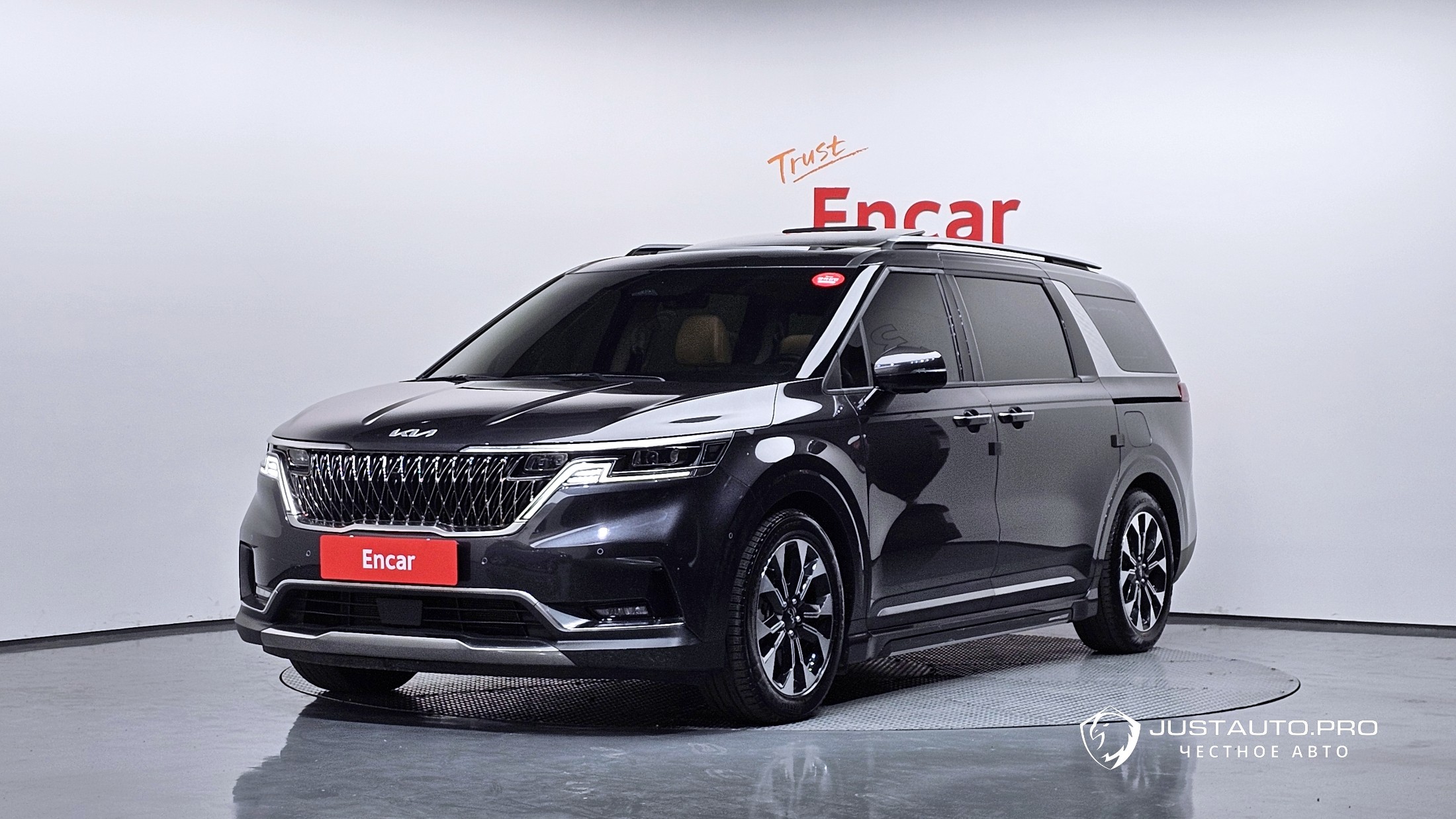 Автомобиль Kia Canival