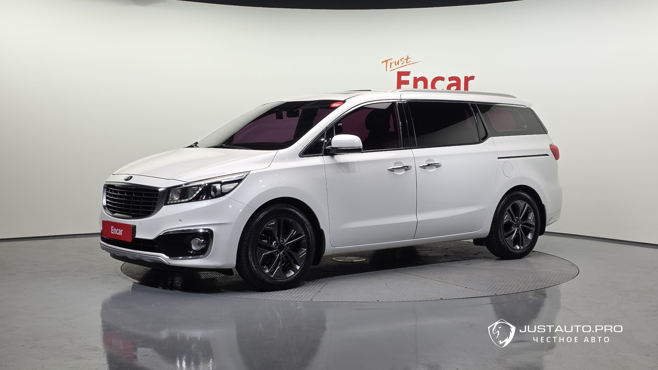 Автомобиль Kia Canival