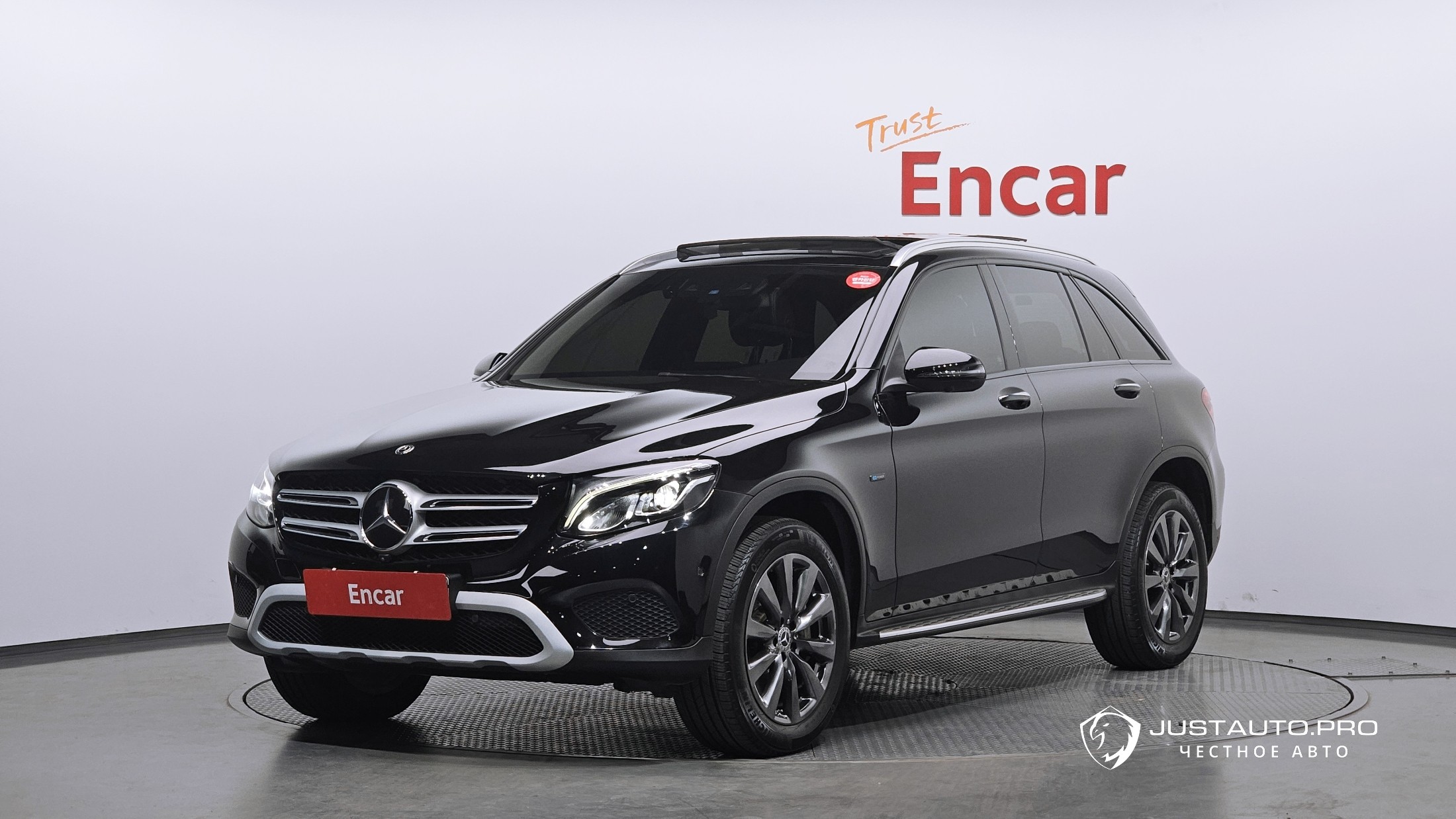 Автомобиль Mercedes-Benz GLC-Class