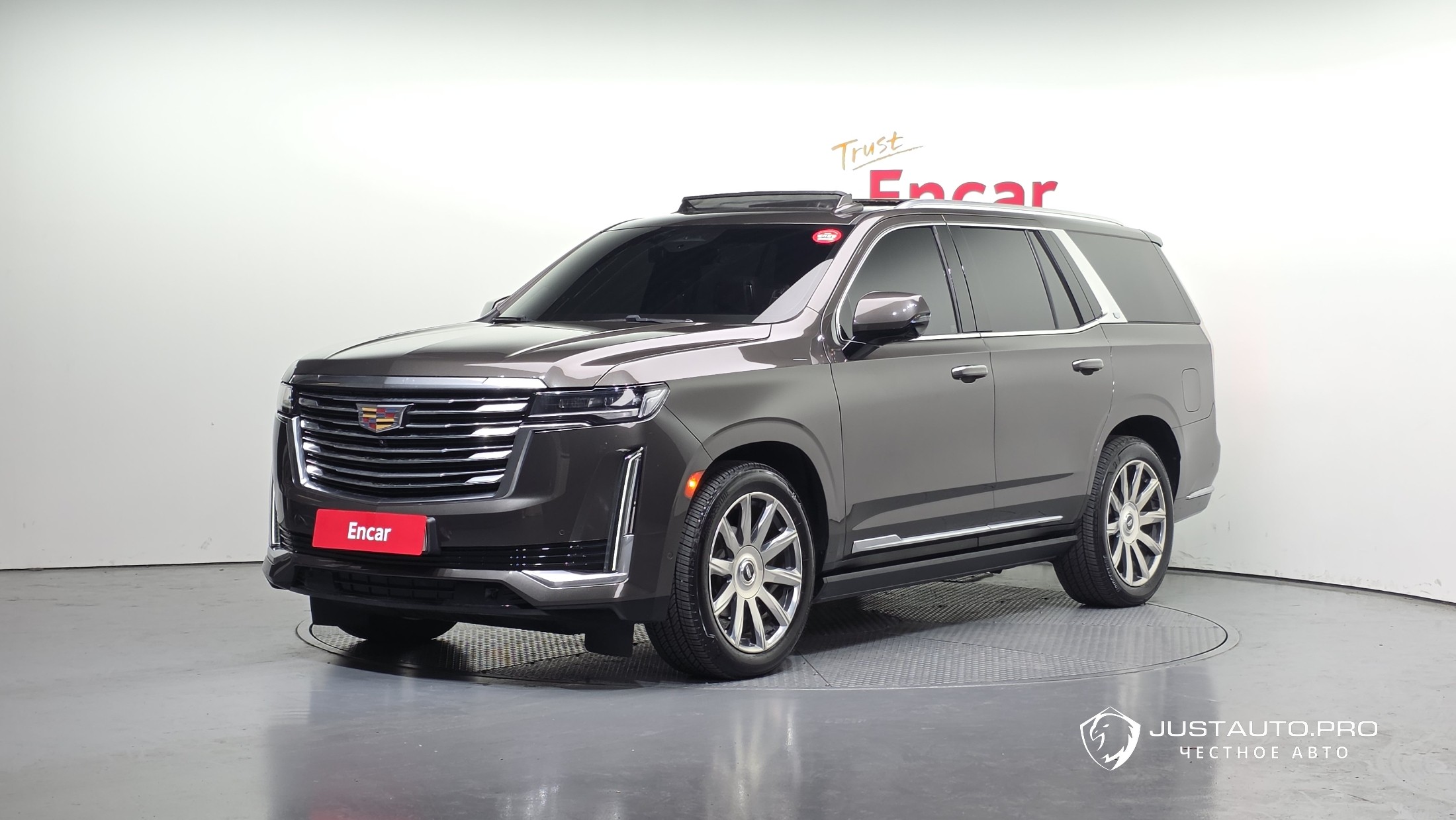 Автомобиль Cadillac Escalade