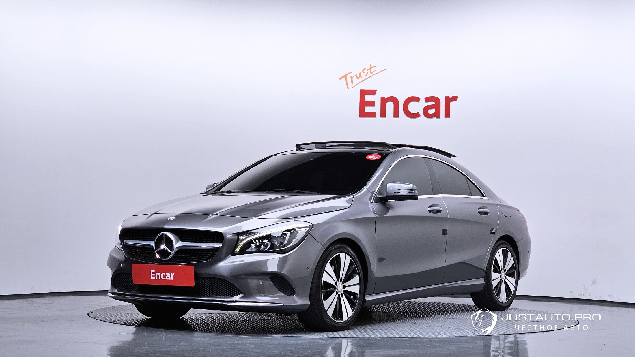 Автомобиль Mercedes-Benz CLA-Class