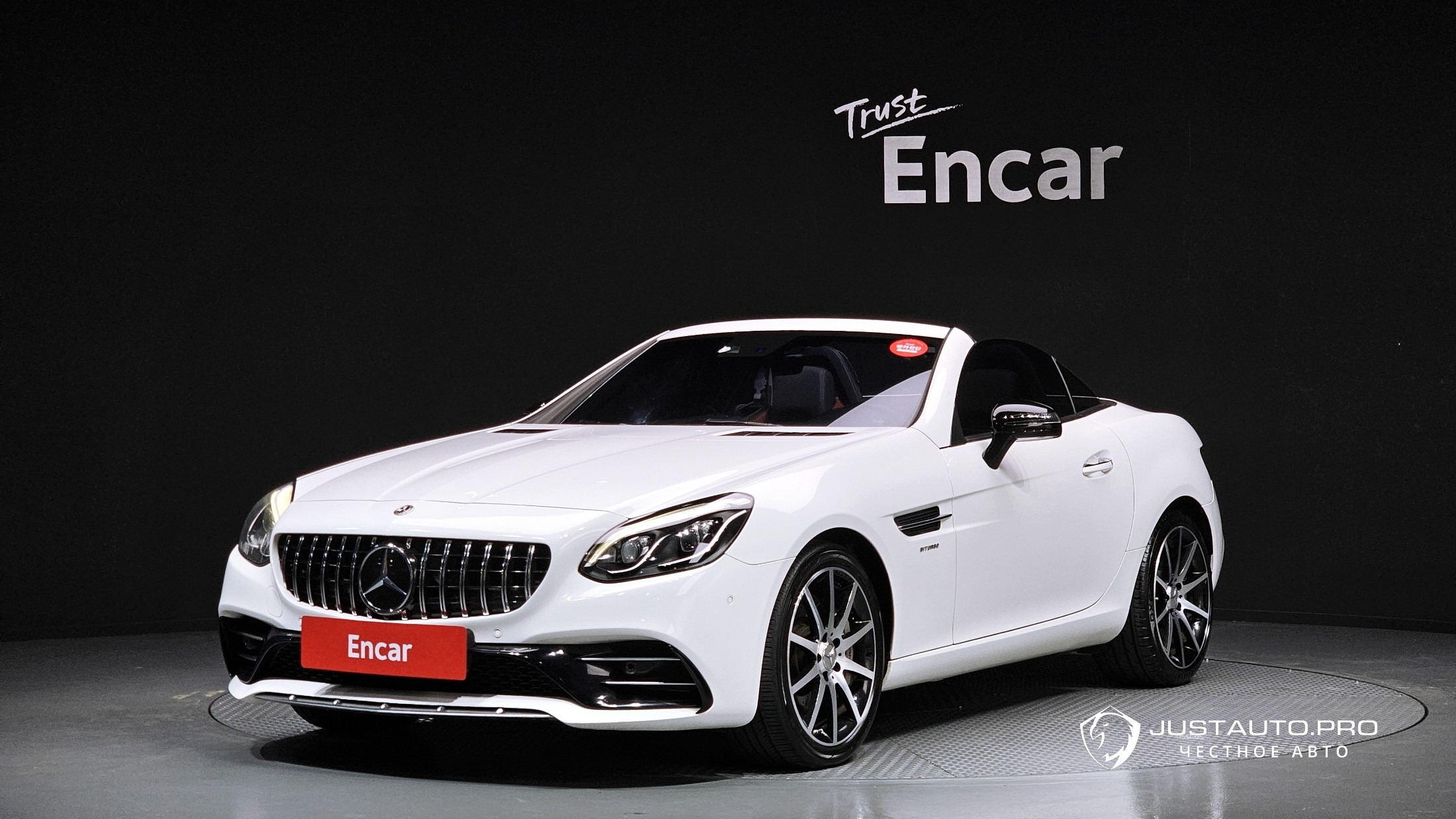 Автомобиль Mercedes-Benz SLC-Class