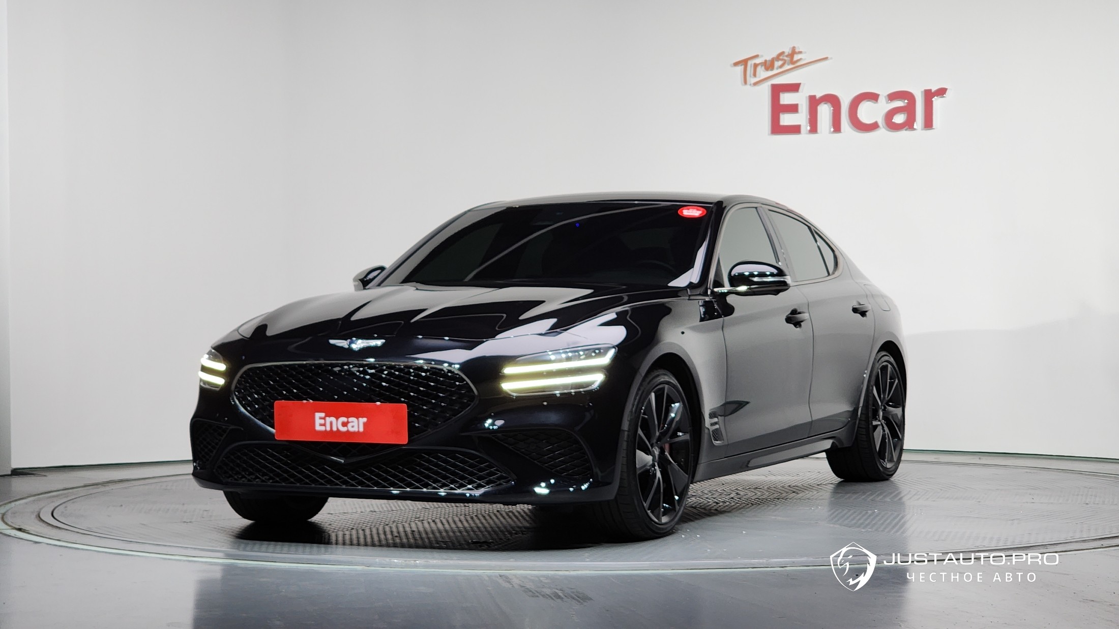 Автомобиль Genesis G70