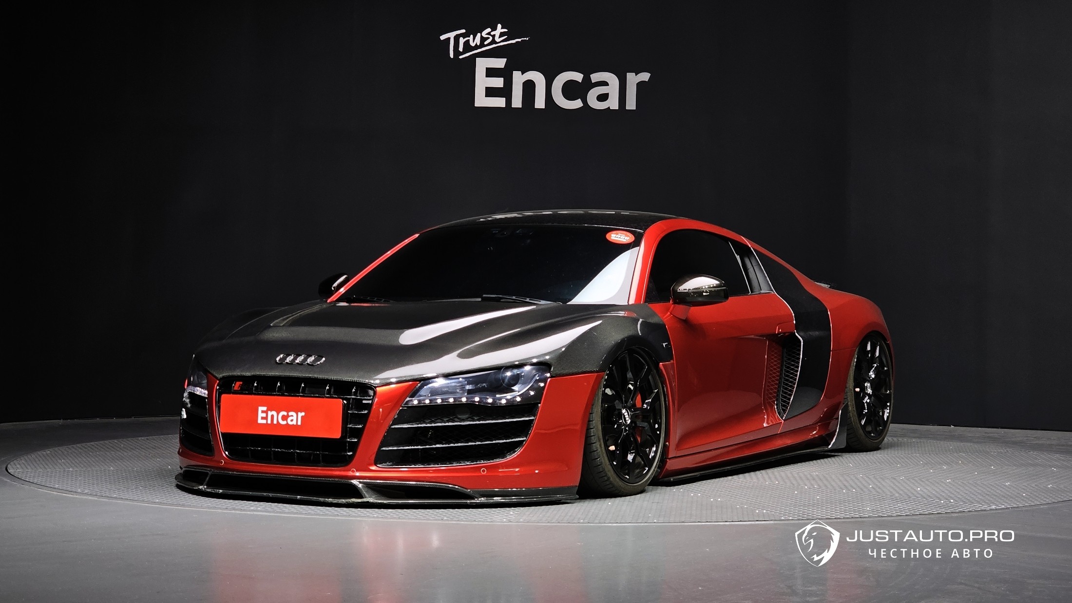 Автомобиль Audi R8