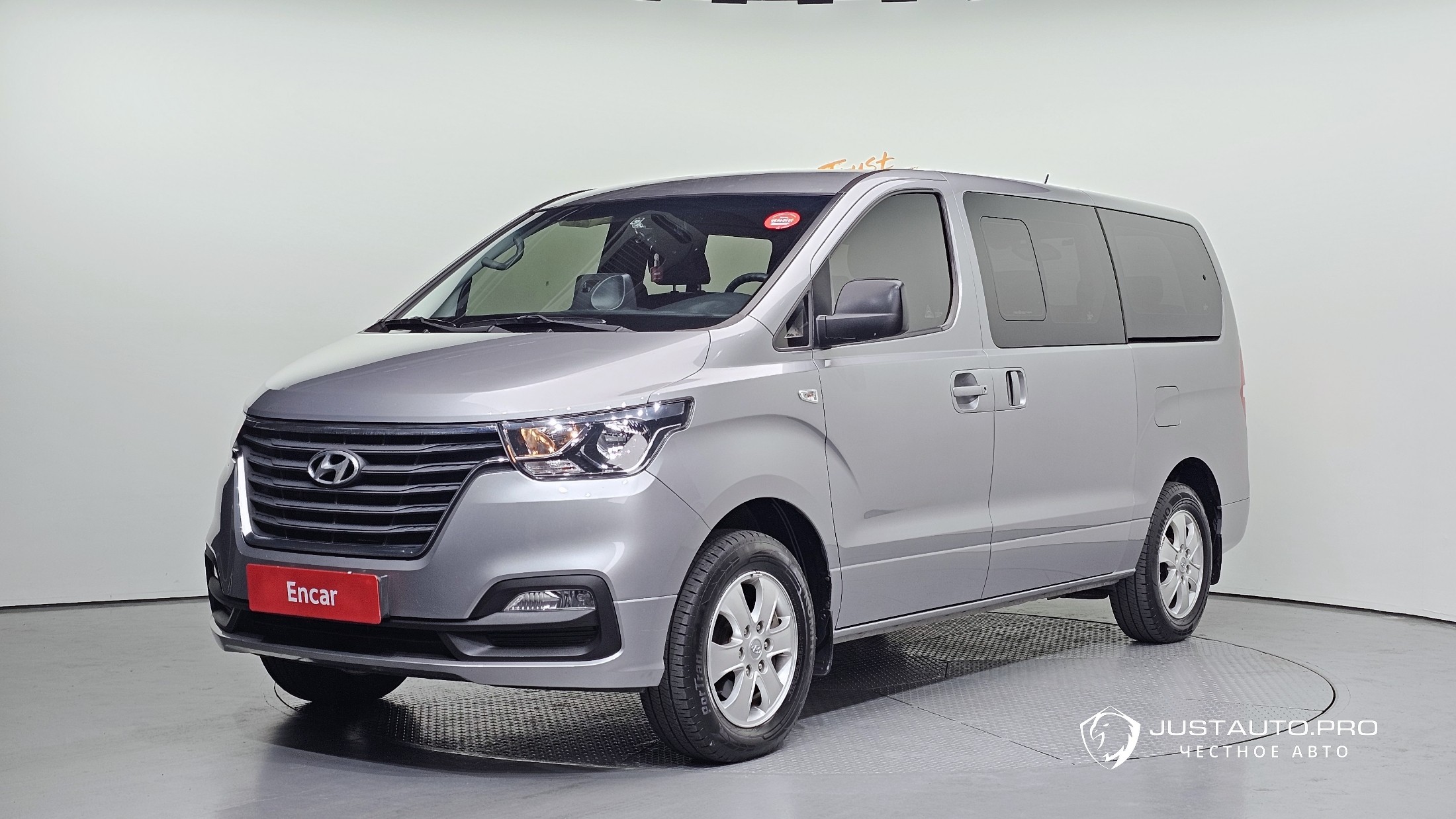 Автомобиль Hyundai Starex