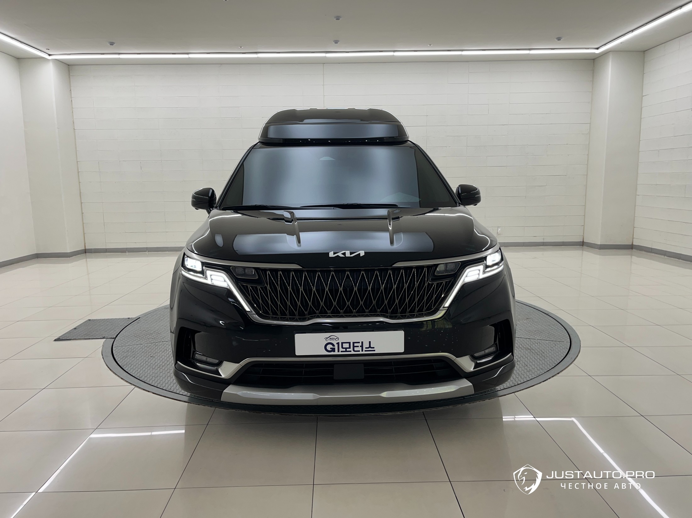 Автомобиль Kia Canival